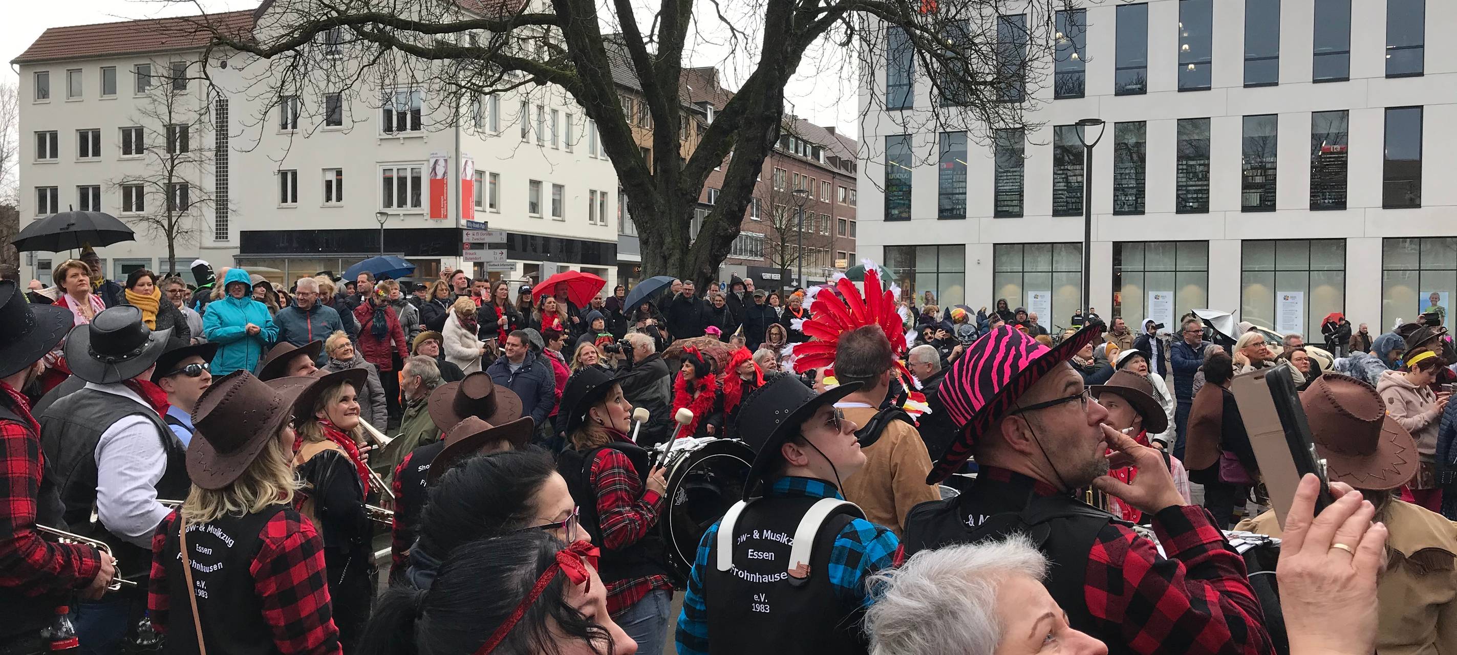 GLA | BOT | GE: Weiberfastnacht bei uns