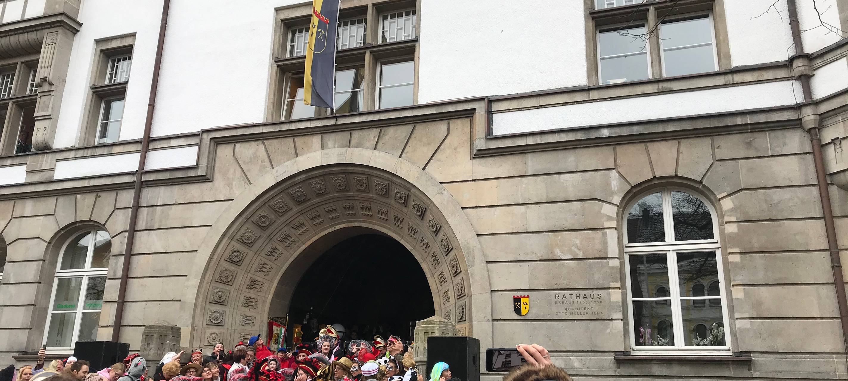 GLA | BOT | GE: Weiberfastnacht bei uns