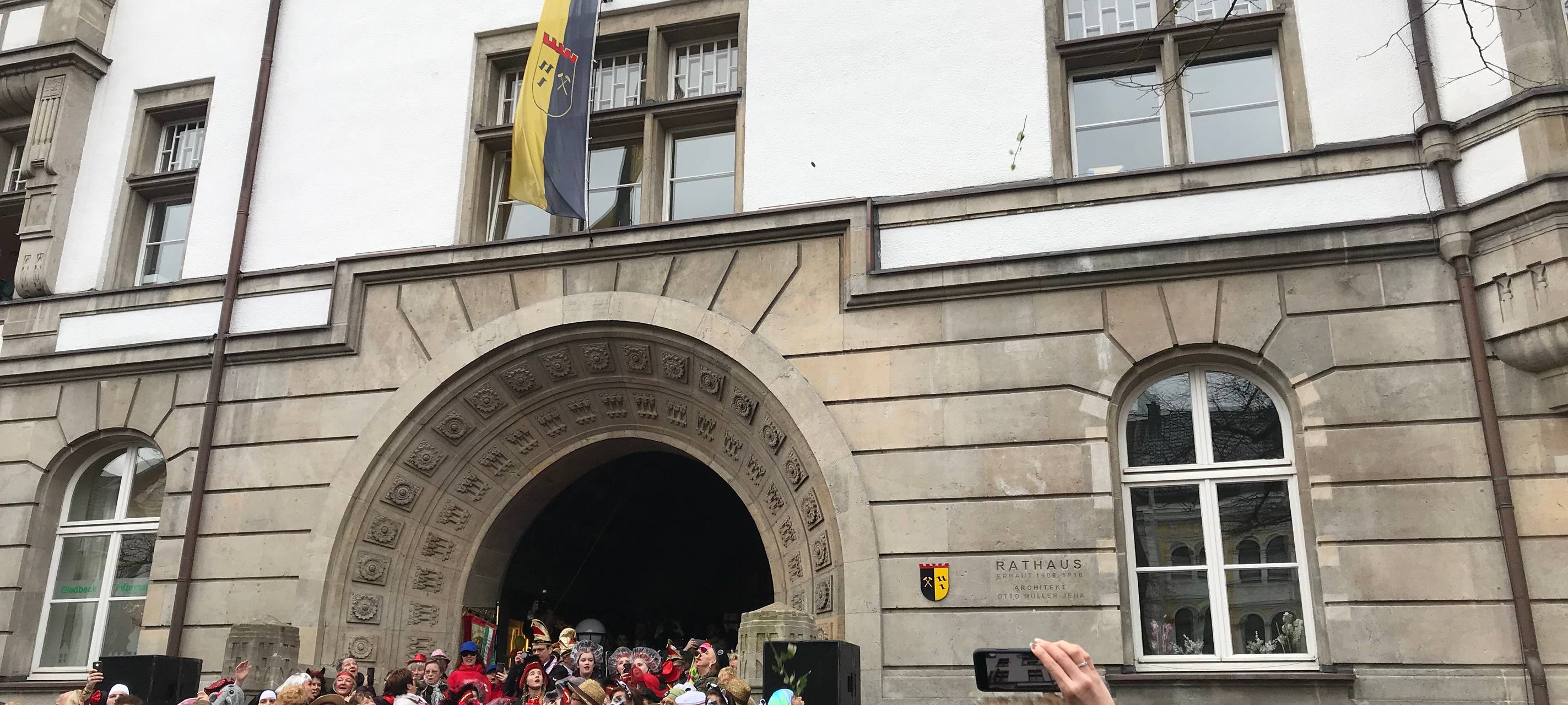 GLA | BOT | GE: Weiberfastnacht bei uns