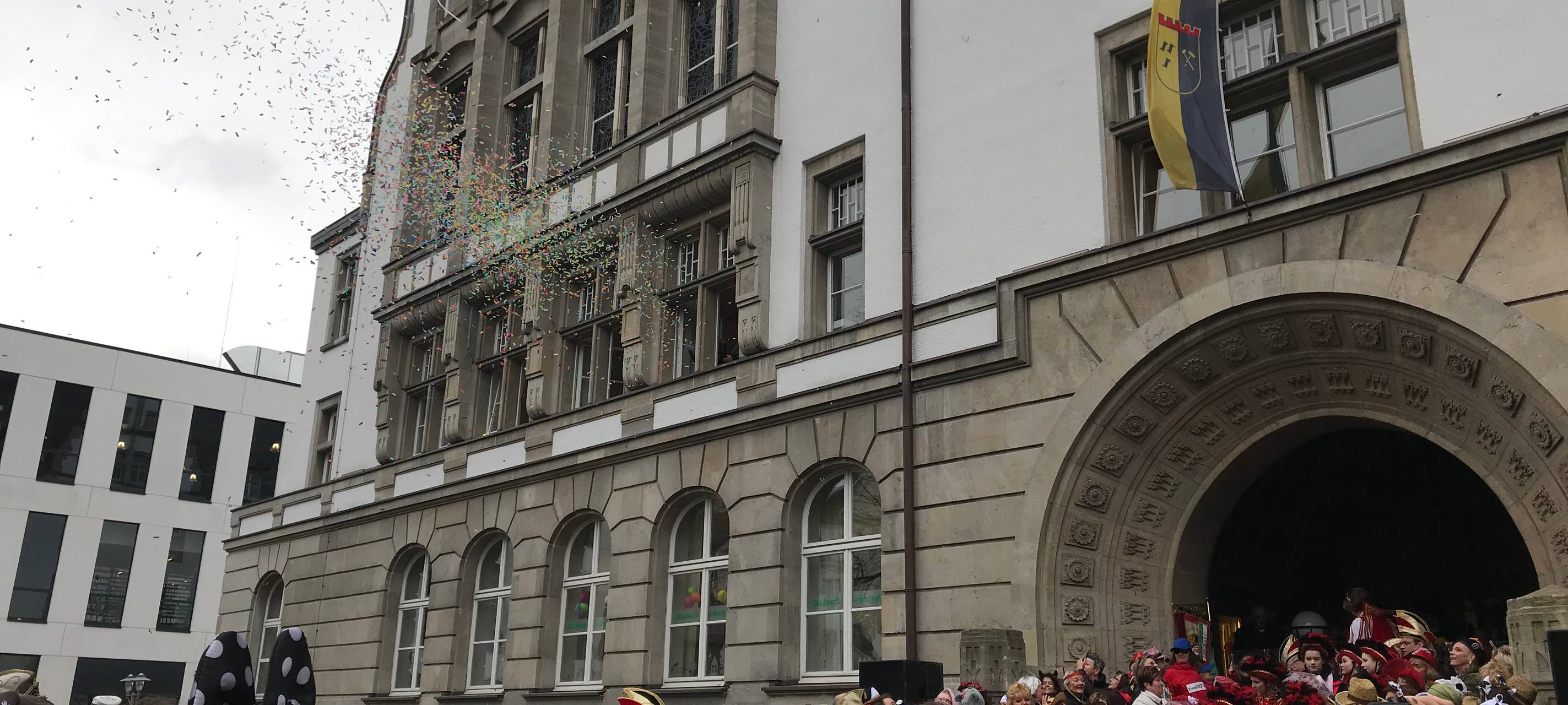 GLA | BOT | GE: Weiberfastnacht bei uns