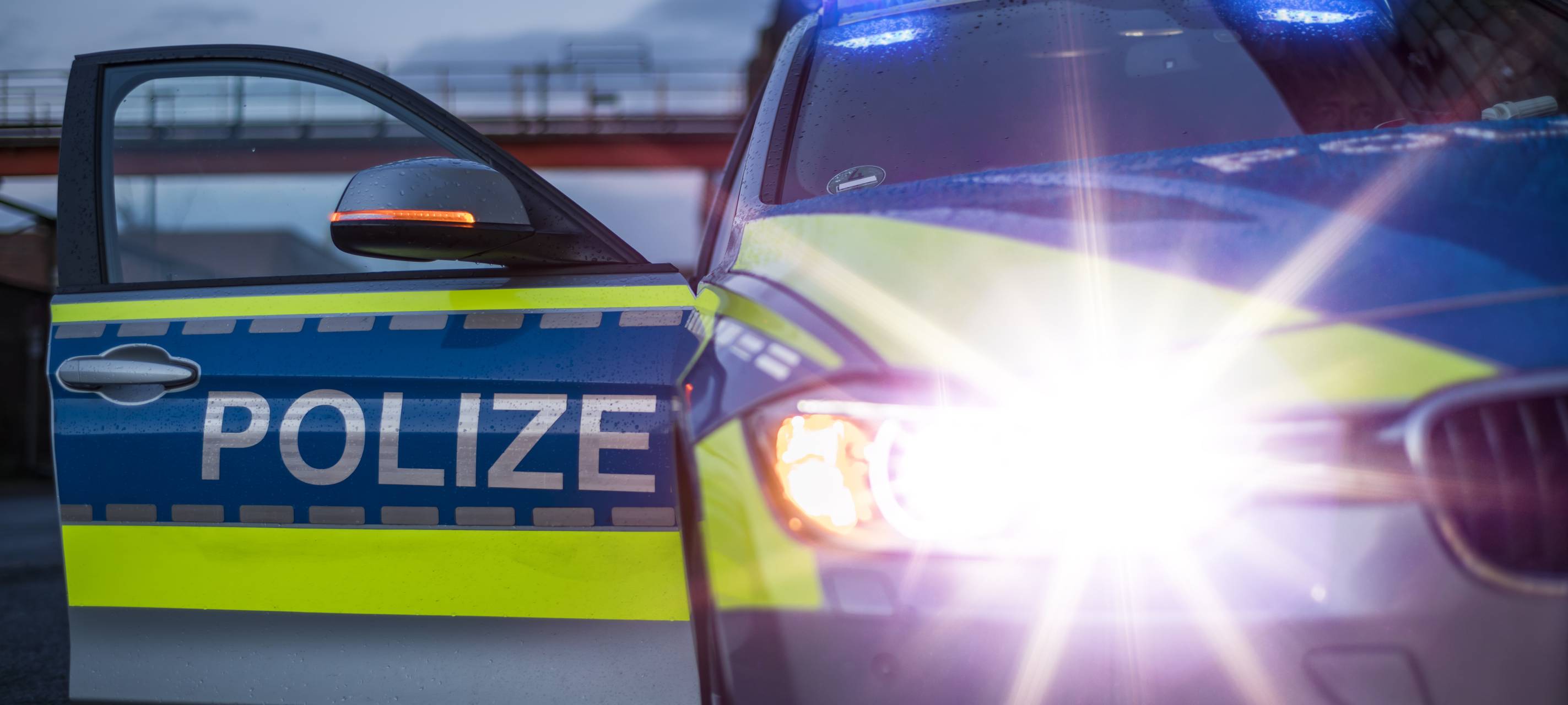 Gelsenkirchen: Unfall mit Streifenwagen und drei Verletzten