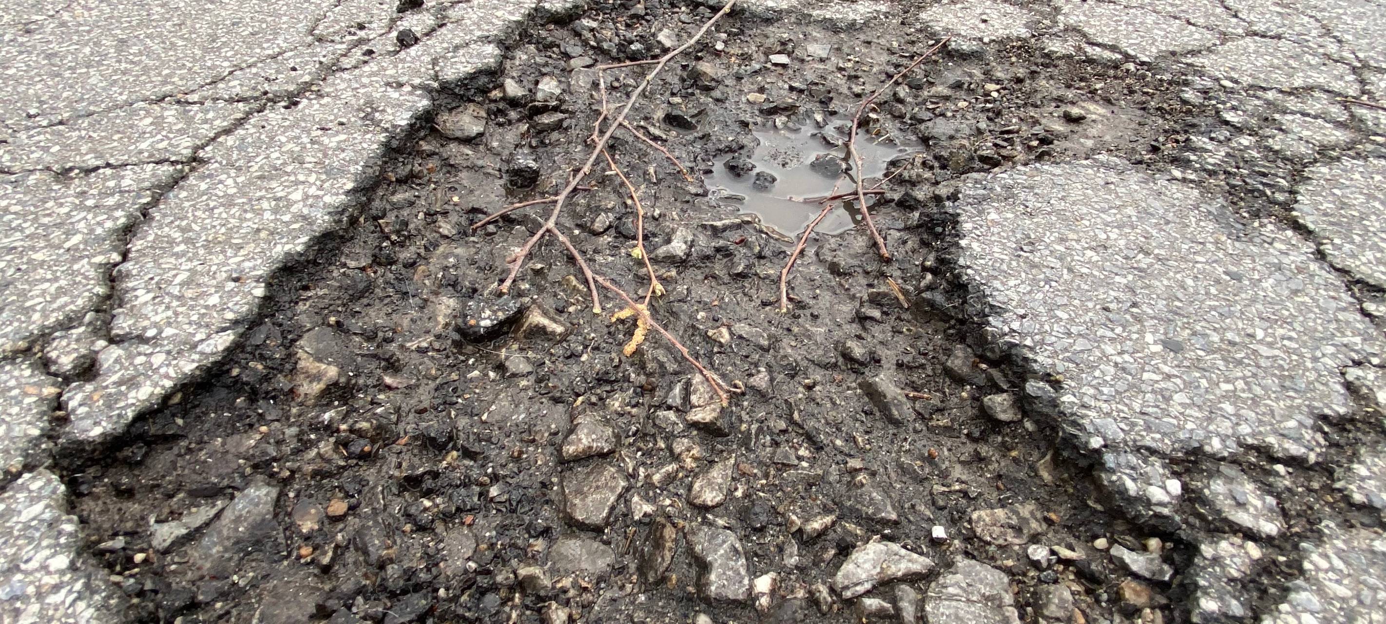 Straßen teilweise in einem katastrophalen Zustand