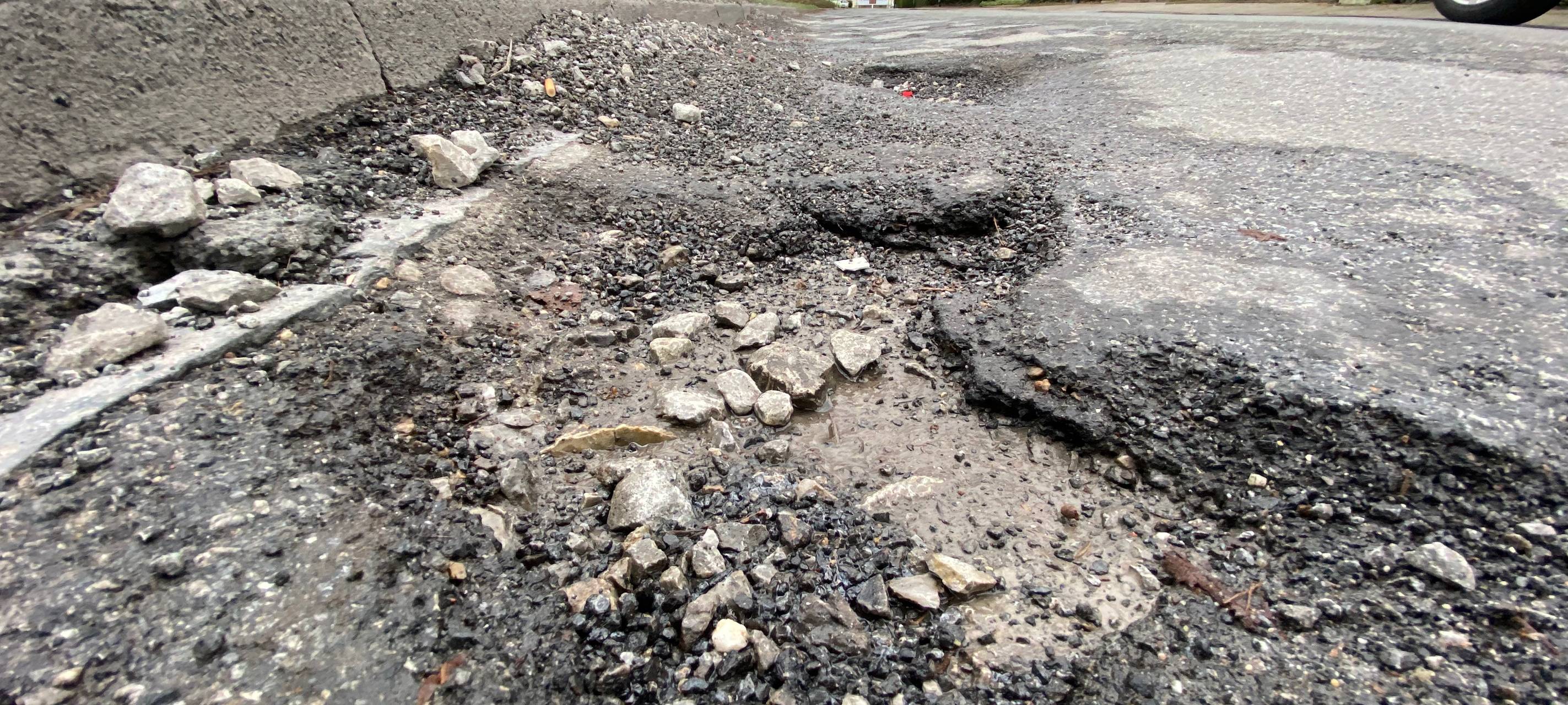 Straßen teilweise in einem katastrophalen Zustand