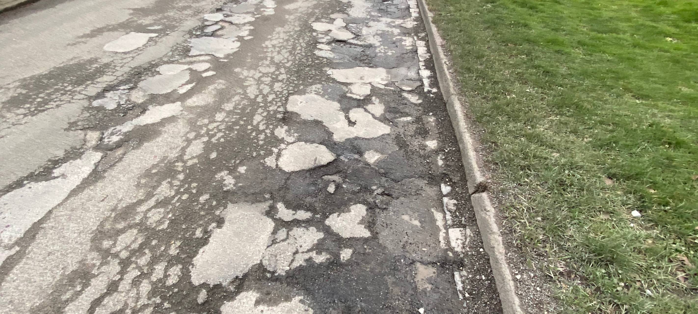 Straßen teilweise in einem katastrophalen Zustand