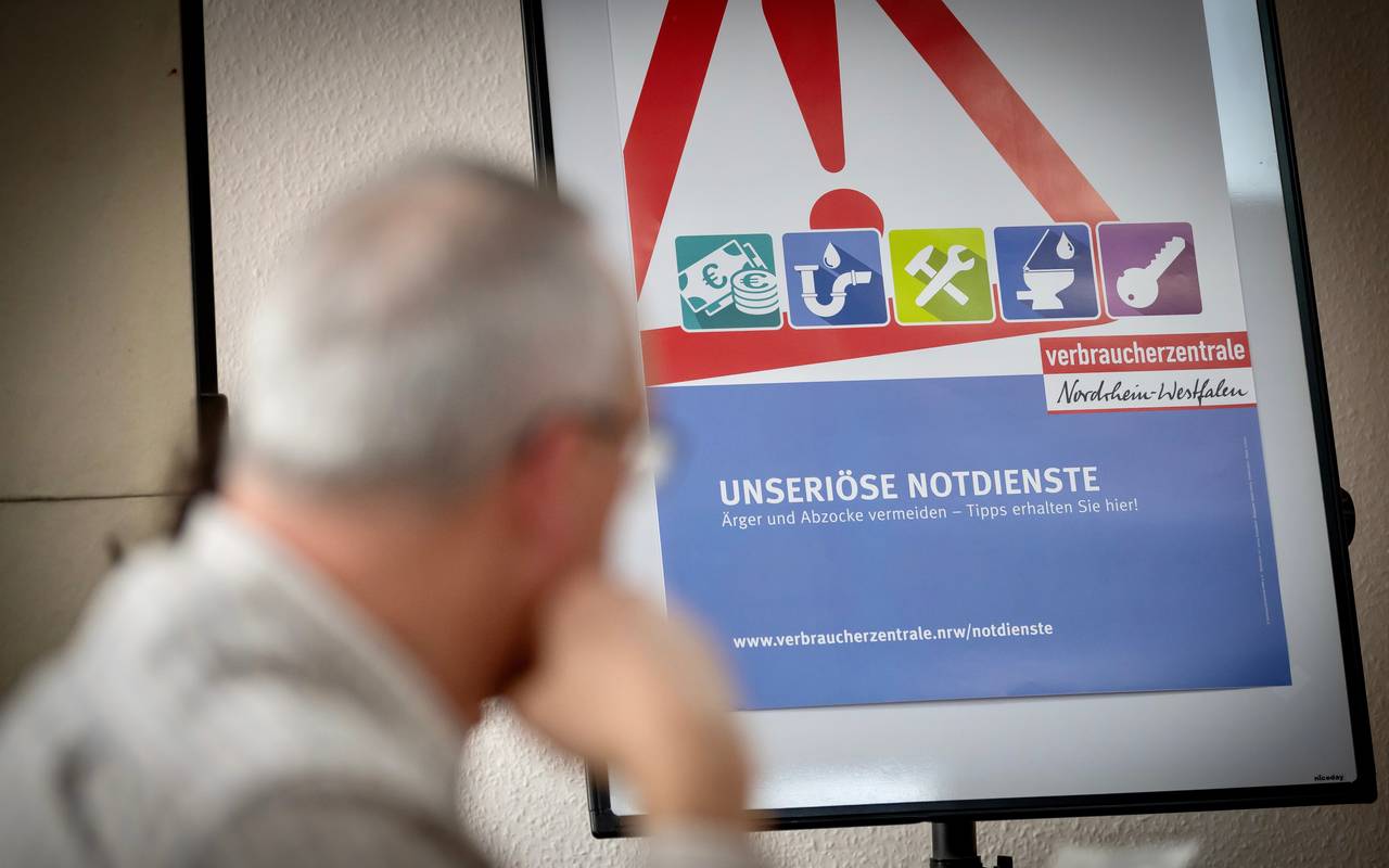 Plakat der Verbraucherzentrale Gelsenkirchen zu Wucherpreisen bei Notdiensten