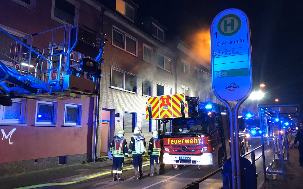 Wohnungsbrand auf der Kurt-Schumacher-Straße in Gelsenkirchen-Schalke