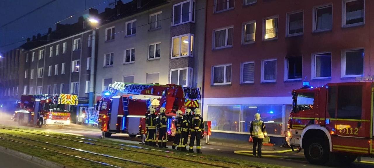 Feuerwehreinsatz auf der Kurt-Schumacher-Straße in Gelsenkirchen Schalke-Nord