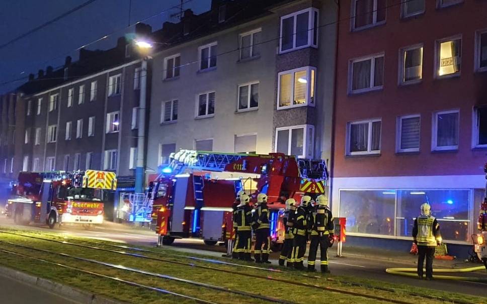Feuerwehreinsatz auf der Kurt-Schumacher-Straße in Gelsenkirchen Schalke-Nord 