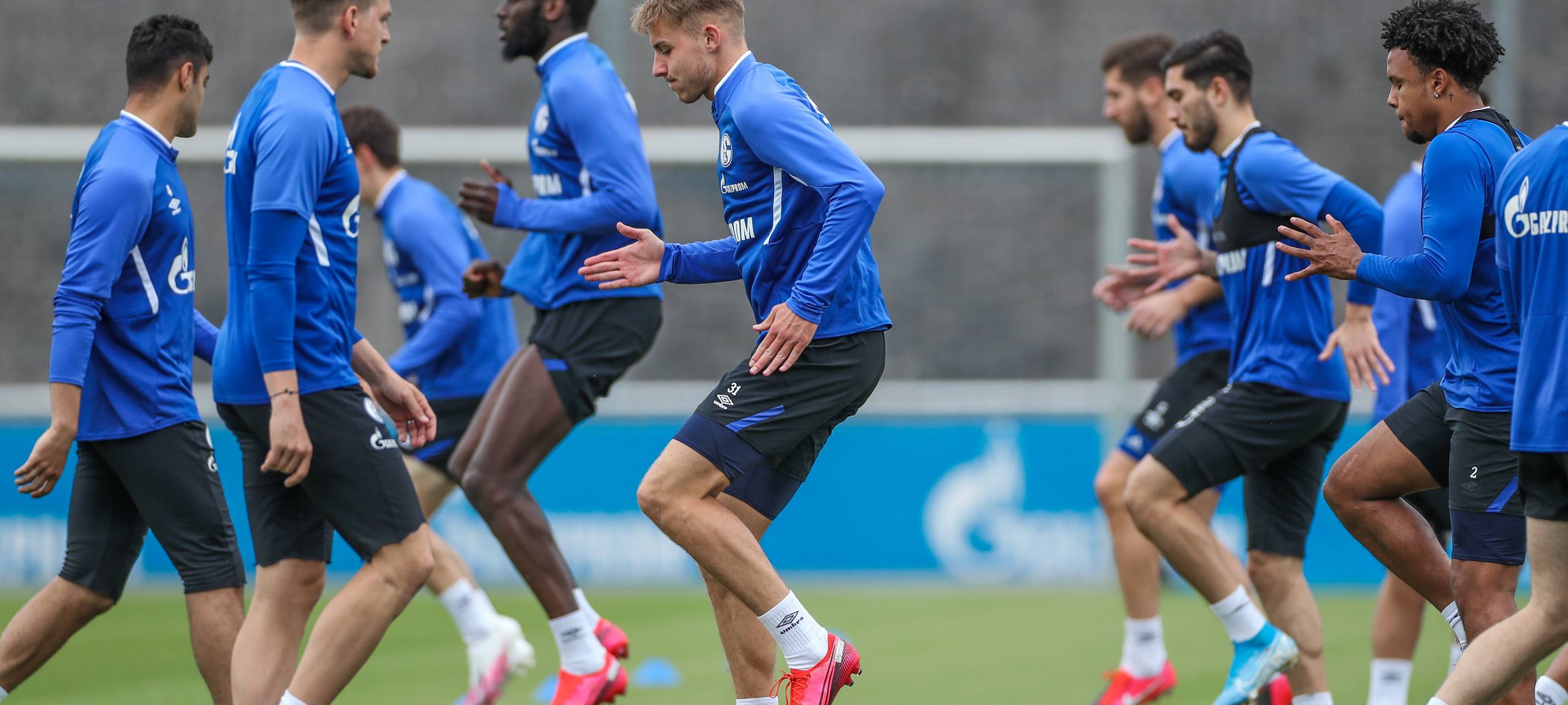 Spieler des FC Schalke trainieren