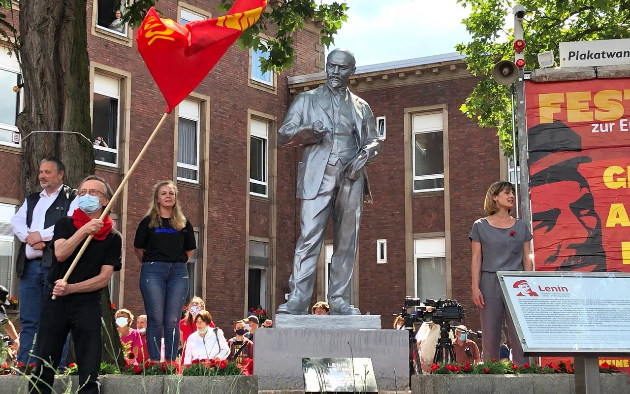 Die Lenin-Statue in Gelsenkirchen-Horst wird enthüllt