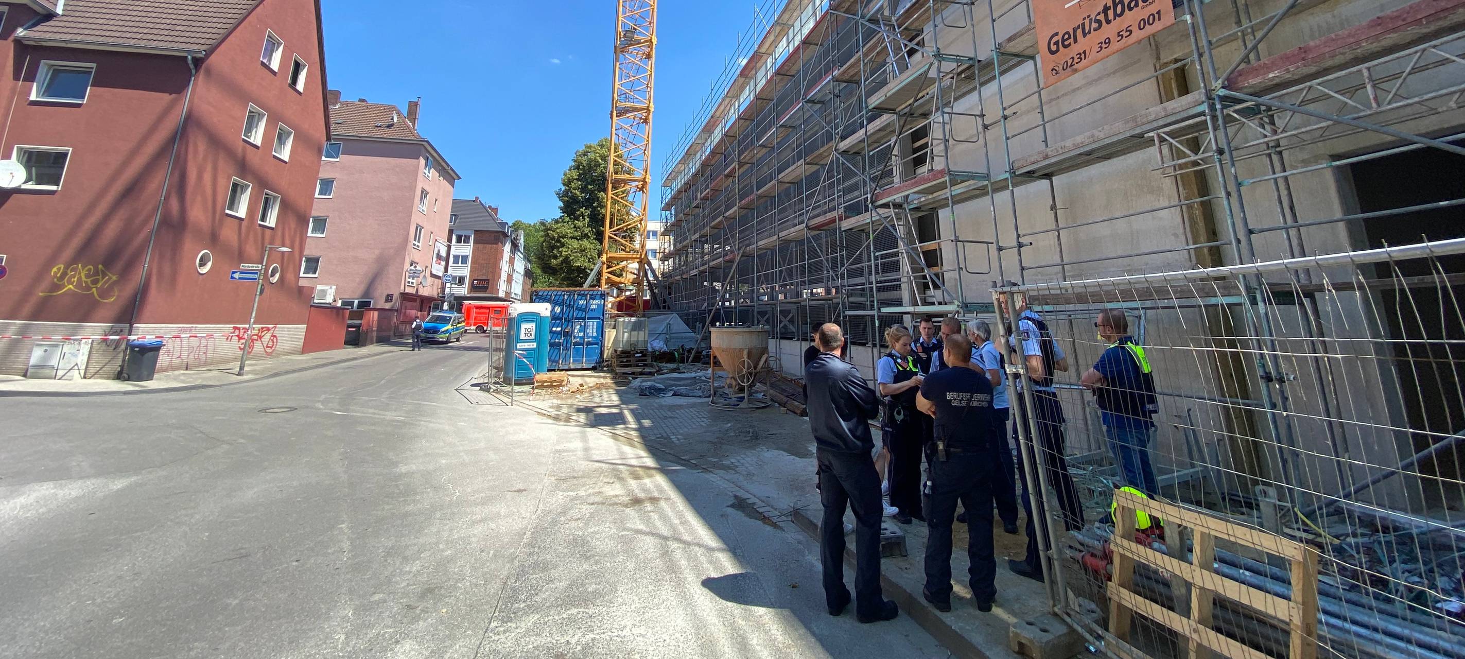 Bauarbeiter in Gelsenkirchen drohen wieder mit Sprung von Kran