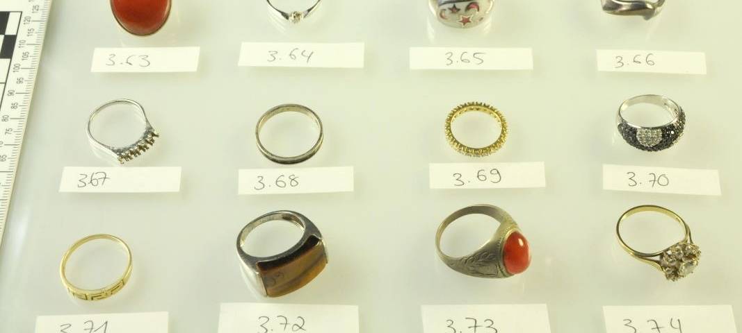 Eine Auswahl der von der Polizei beschlagnahmten Schmuckstücke