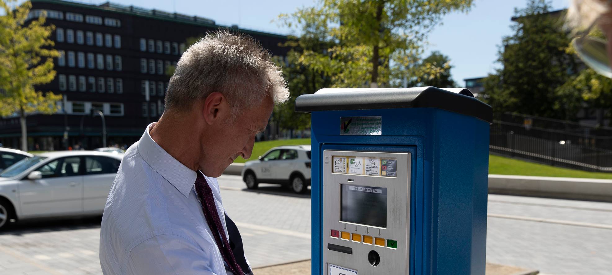 OB Baranowski stellt Handyparken in Gelsenkirchen vor