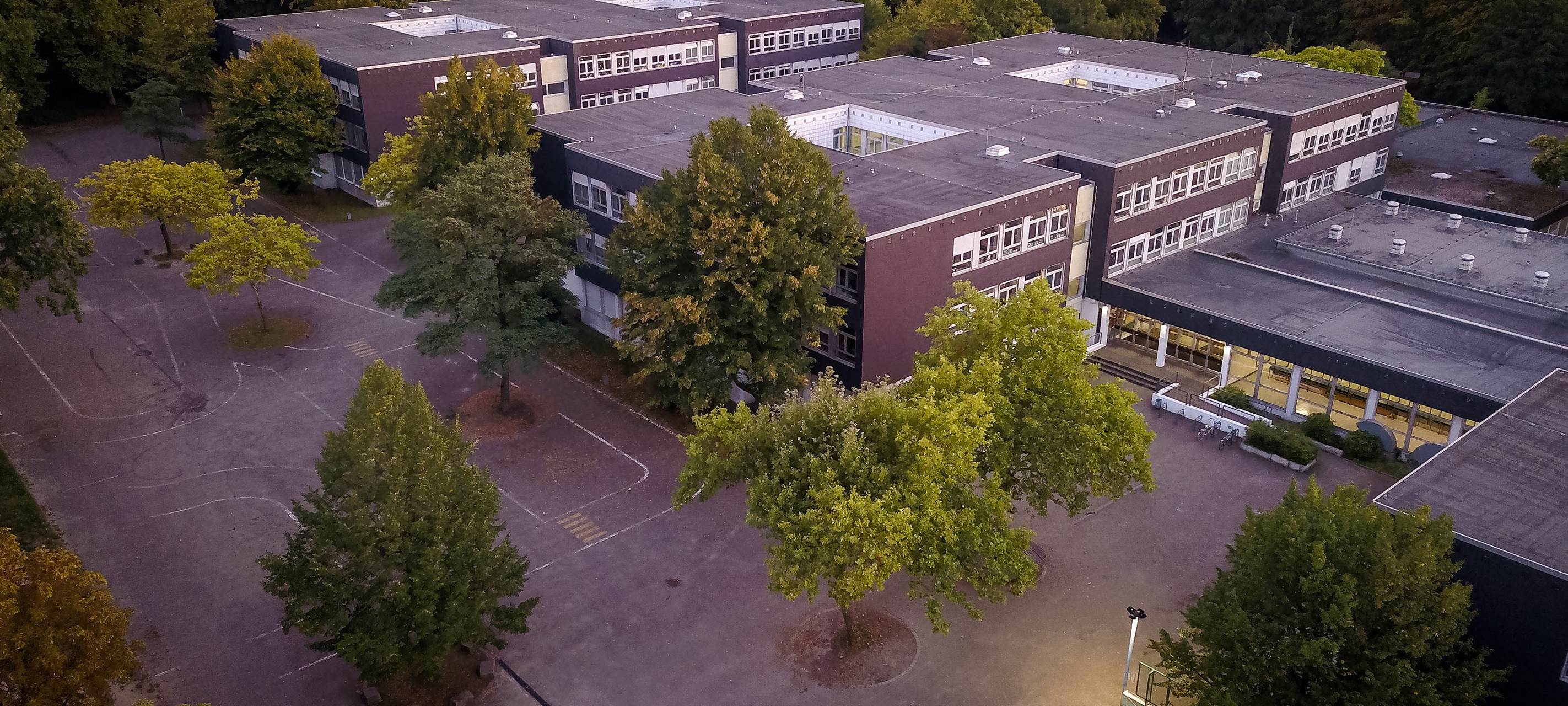 Luftbild der Gesamtschule Ückendorf am 17.09.2018 an der Bochumer Straße in Gelsenkirchen