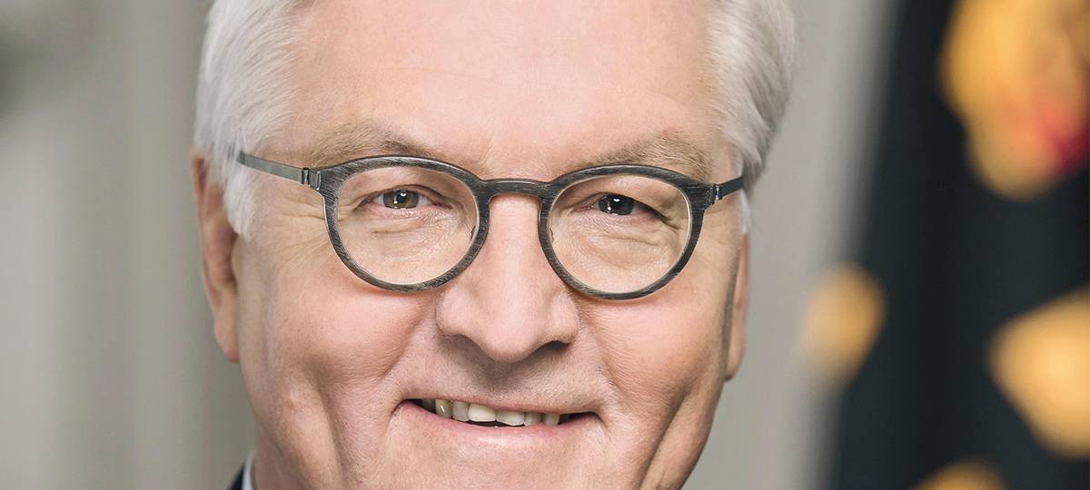 Steinmeier trifft Polizisten nach Einsatz am Reichstag
