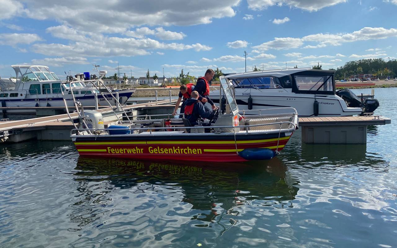 Das Rettungsboot der Gelsenkirchener Feuerwehr im Stölting Harbour