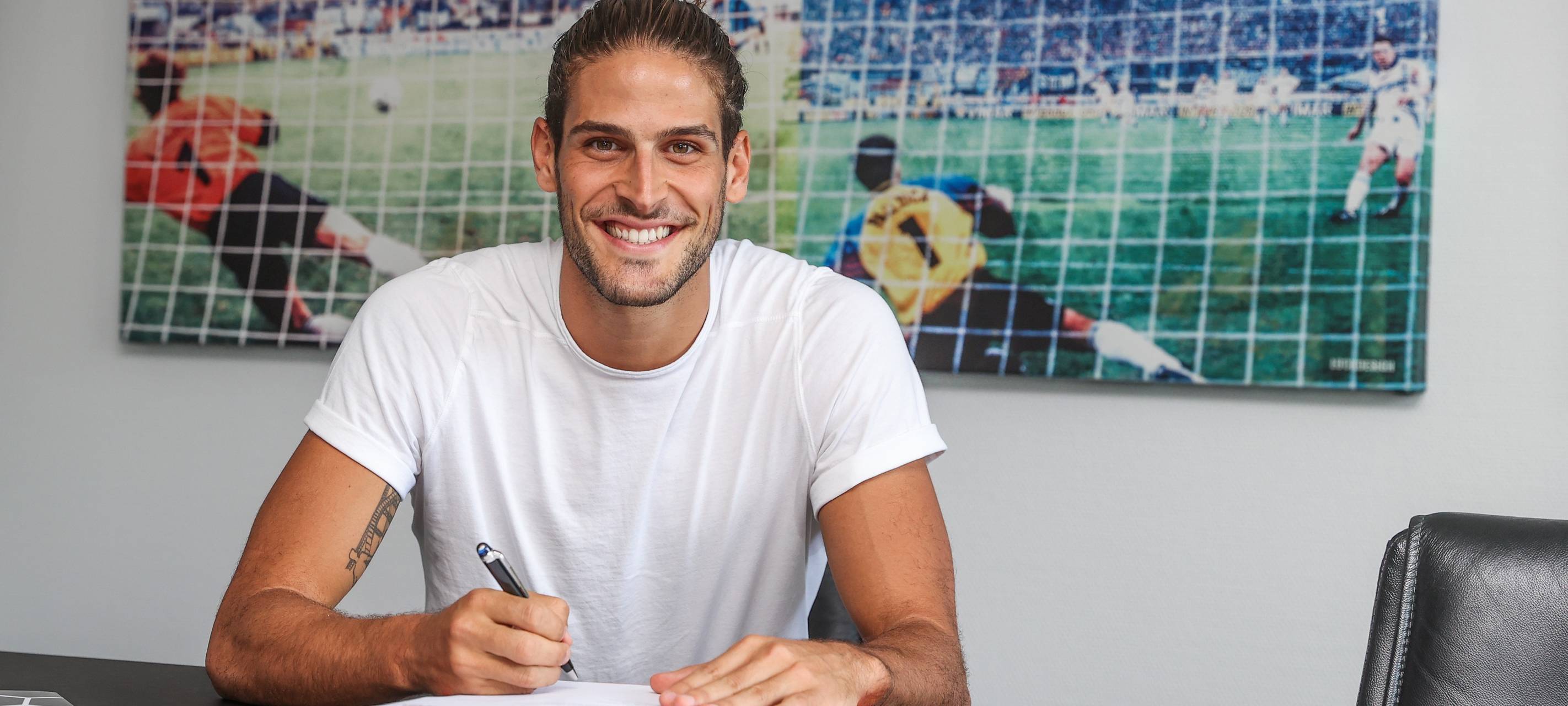 Goncalo Paciencia unterschreibt auf Schalke