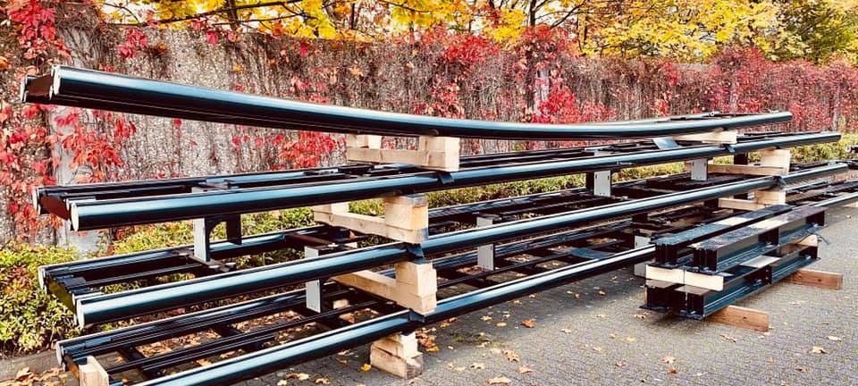 Schienen für Achterbahn