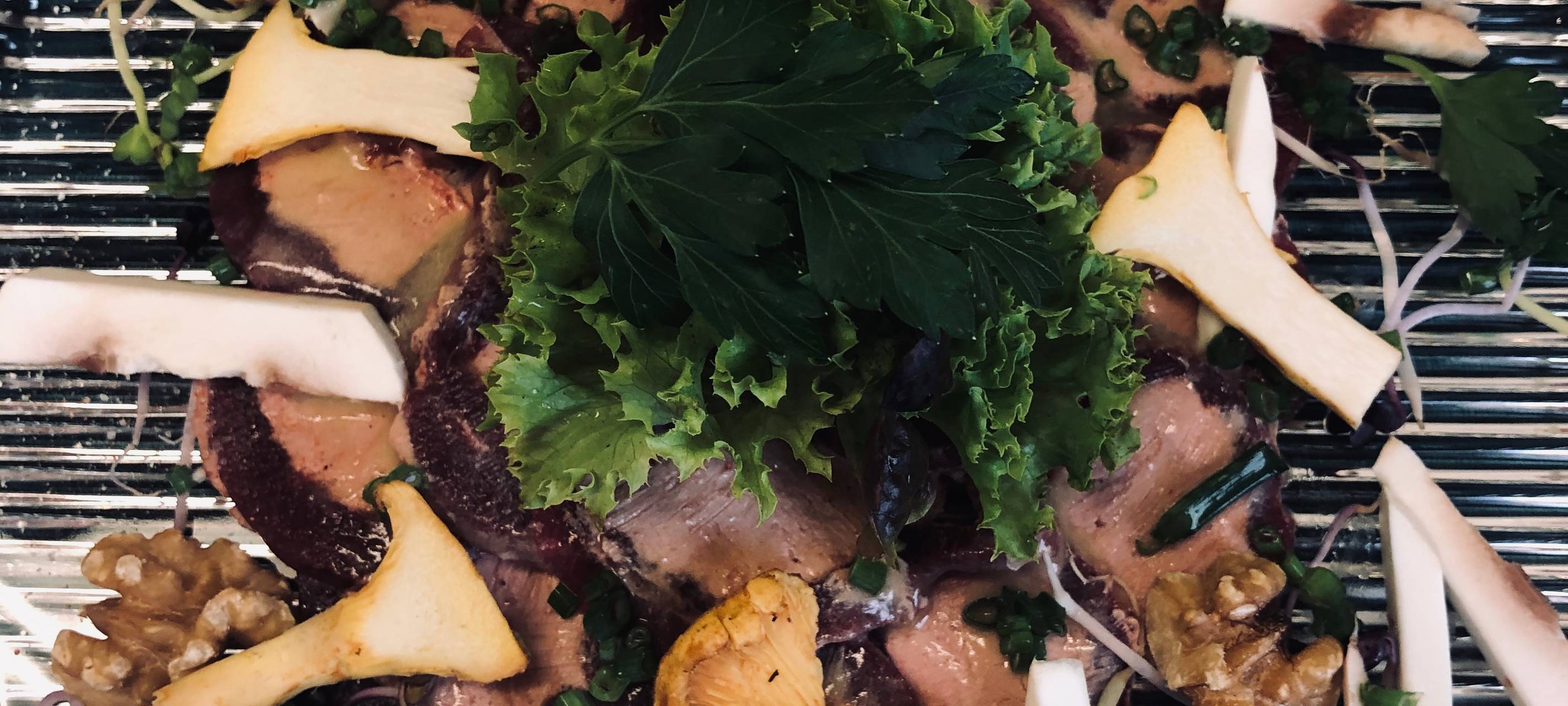 Ein Foto vom Teller mit dem gekochten Gericht