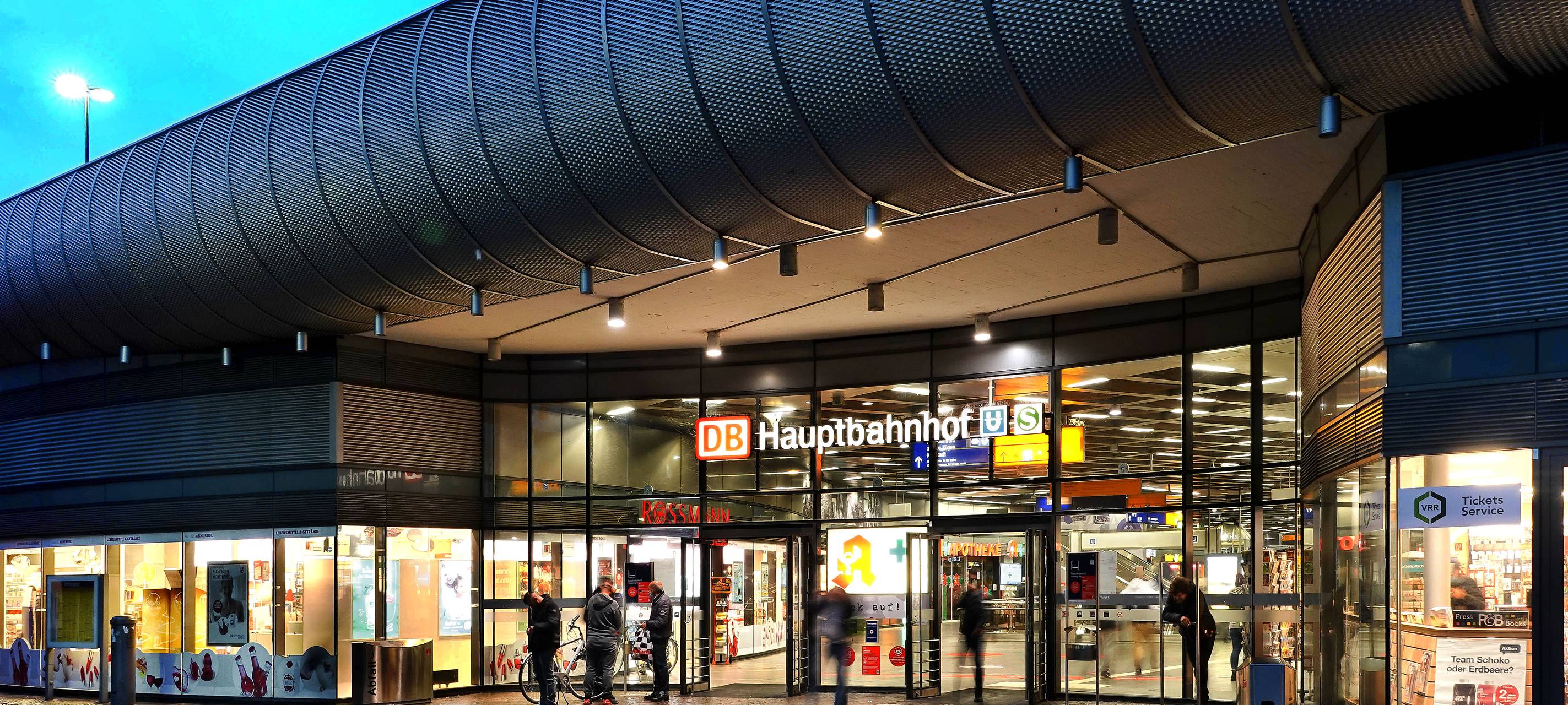 Der Gelsenkirchener Hauptbahnhof von außen