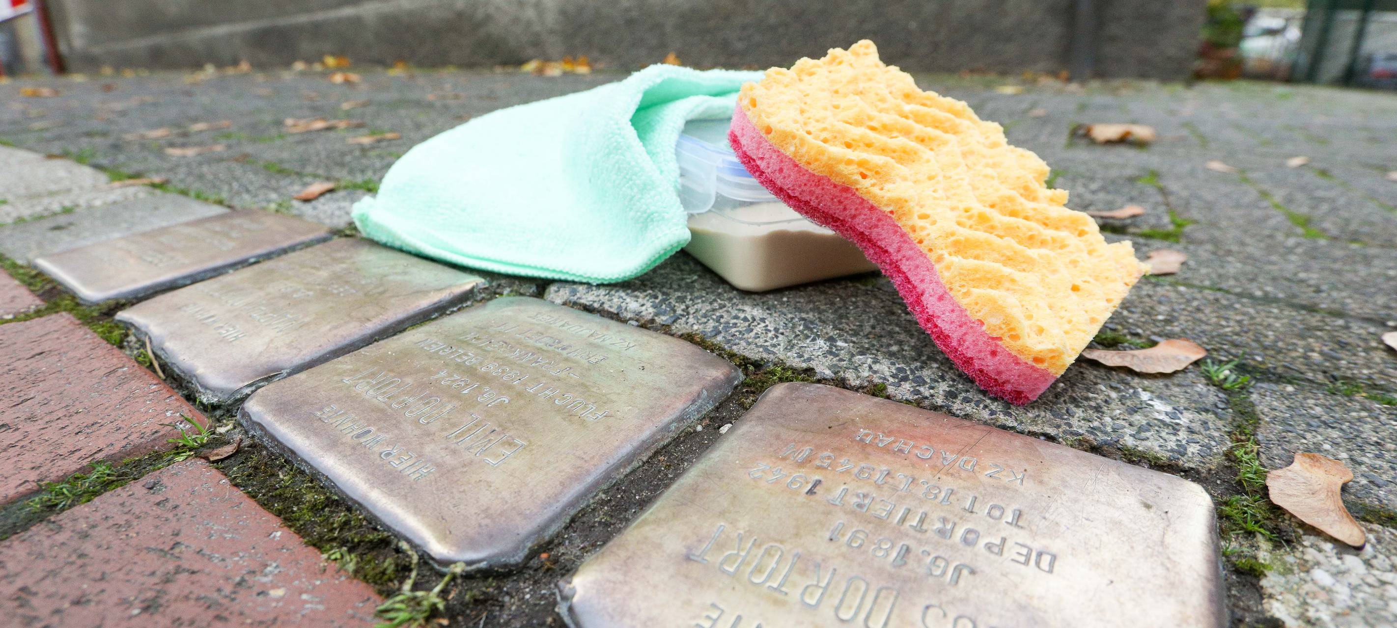 Paten reinigen in Bottrop Stolpersteine