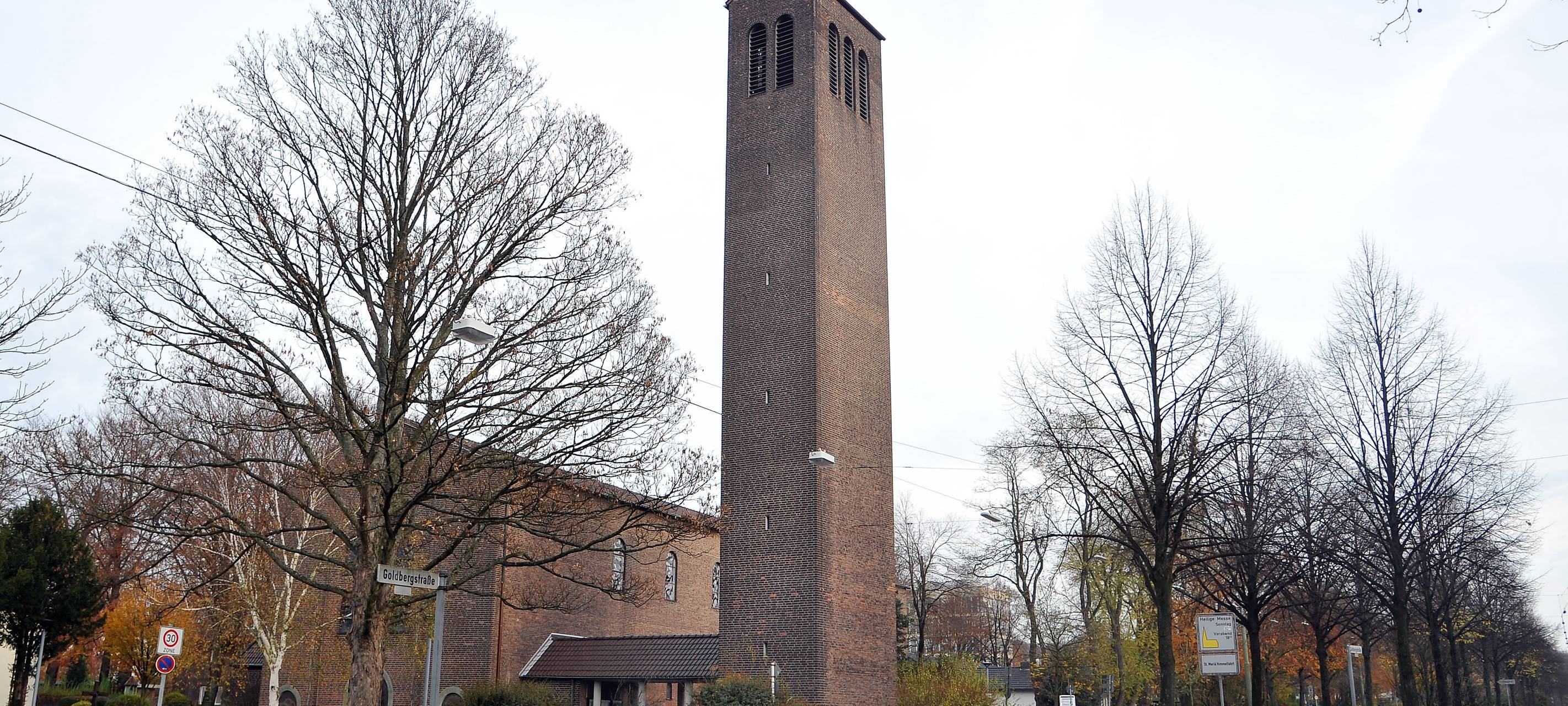 Die Kirche St. Mariä Himmelfahrt in Gelsenkirchen-Buer