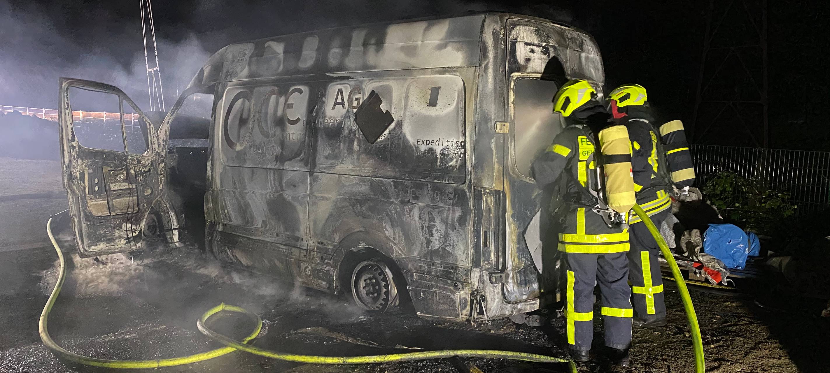 Abgebrannter Kleintransporter am Amphitheater