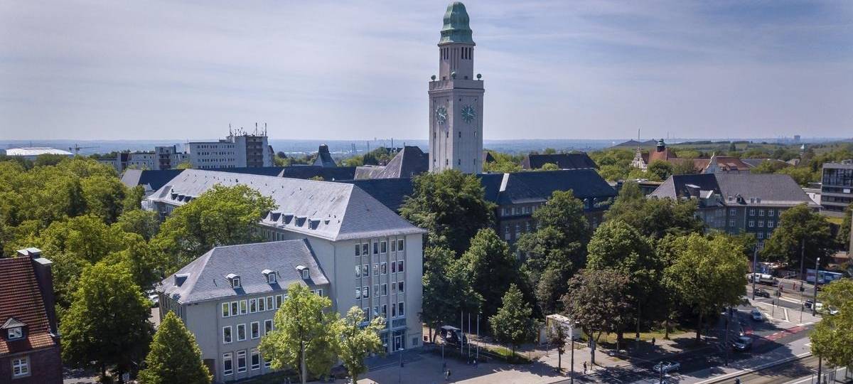 Lichtshow am Rathaus Gelsenkirchen-Buer für Nachhaltigkeit