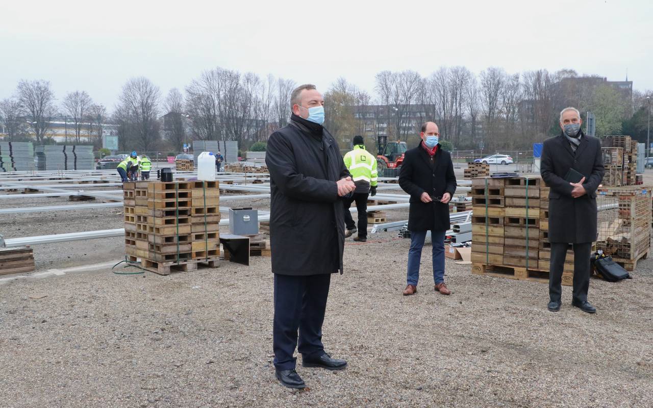 Landrat Bodo Klimpel beim Baustart für das Impfzentrum in Recklinghausen