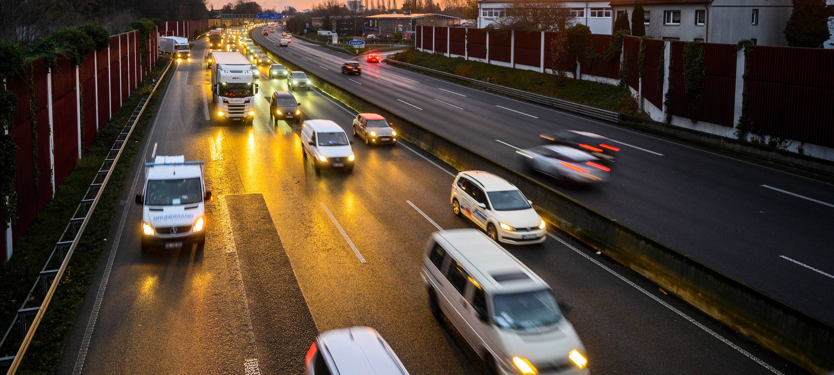Verkehr auf der Autobahn A40