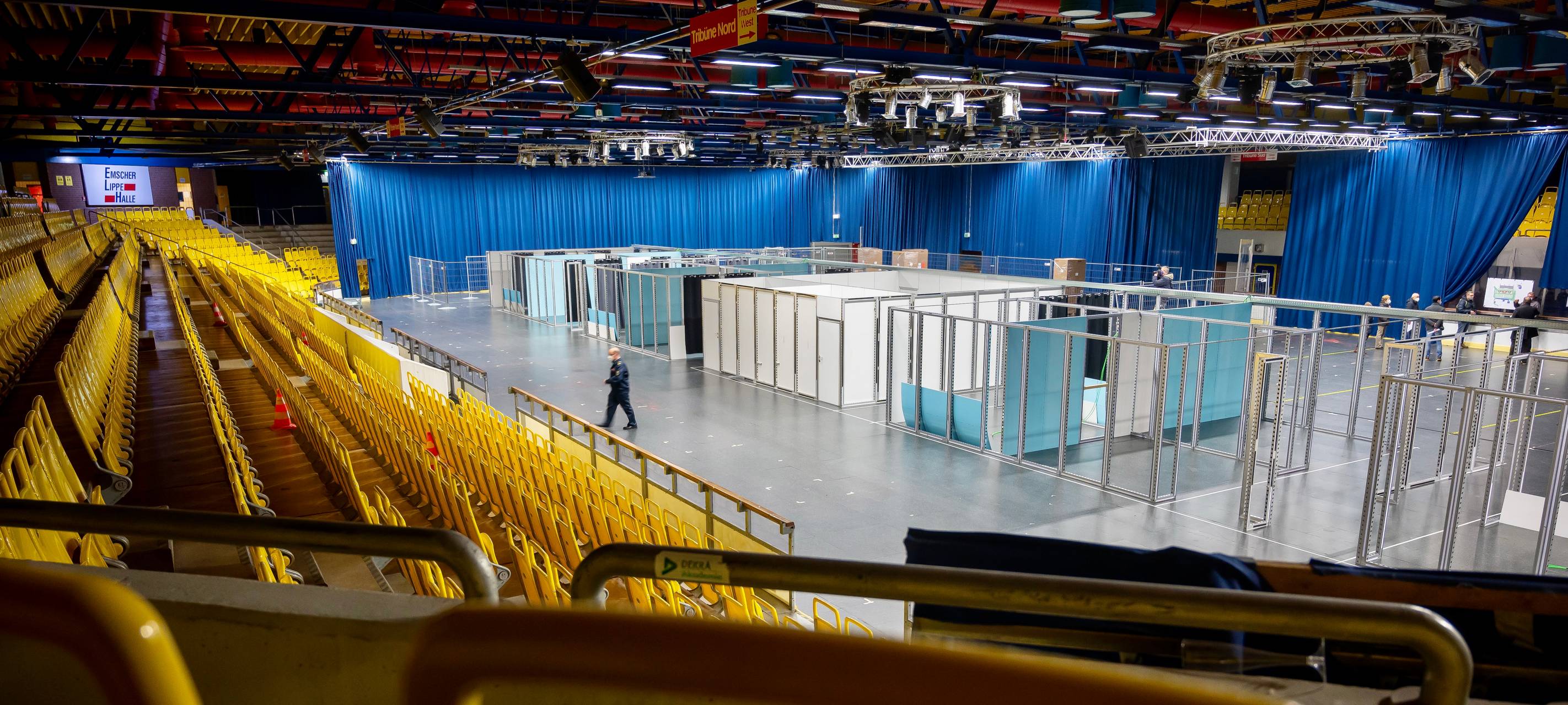 In der Emscher-Lippe-Halle, die gerade zum Impfzentrum umgebaut wird