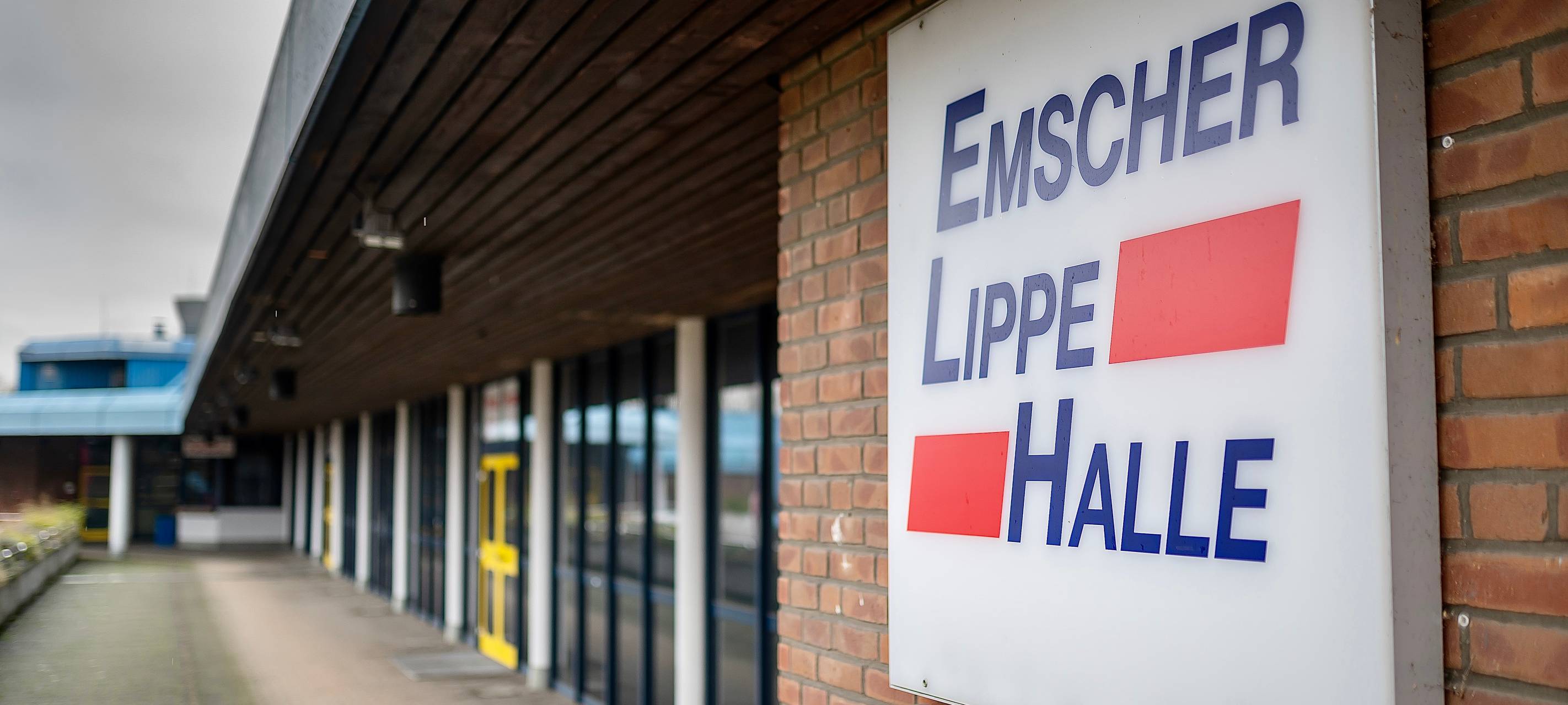 Der obere Eingang der Emscher-Lippe-Halle in Gelsenkirchen