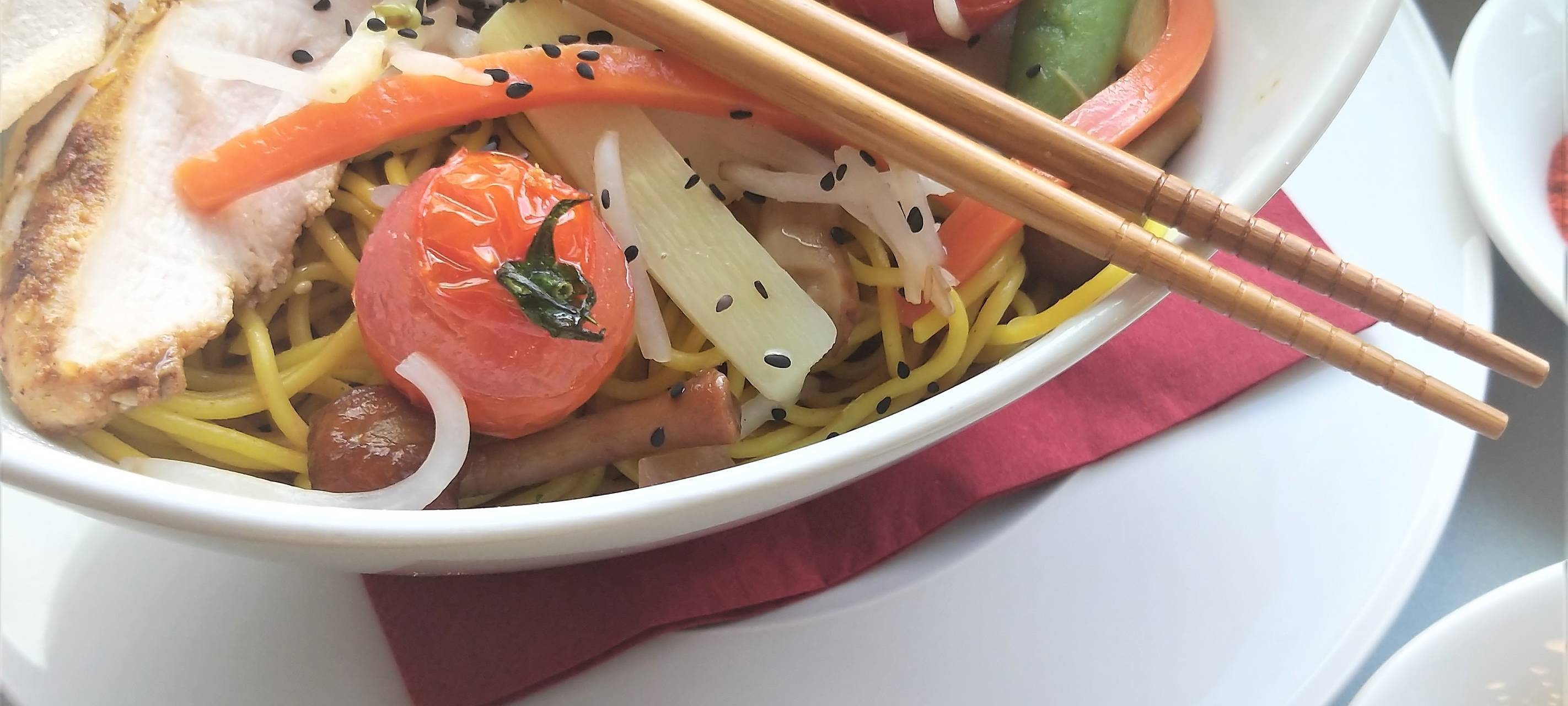 Thai Hähnchencurry mit asiatischen Nudeln und Gemüsen (17.03.2021)