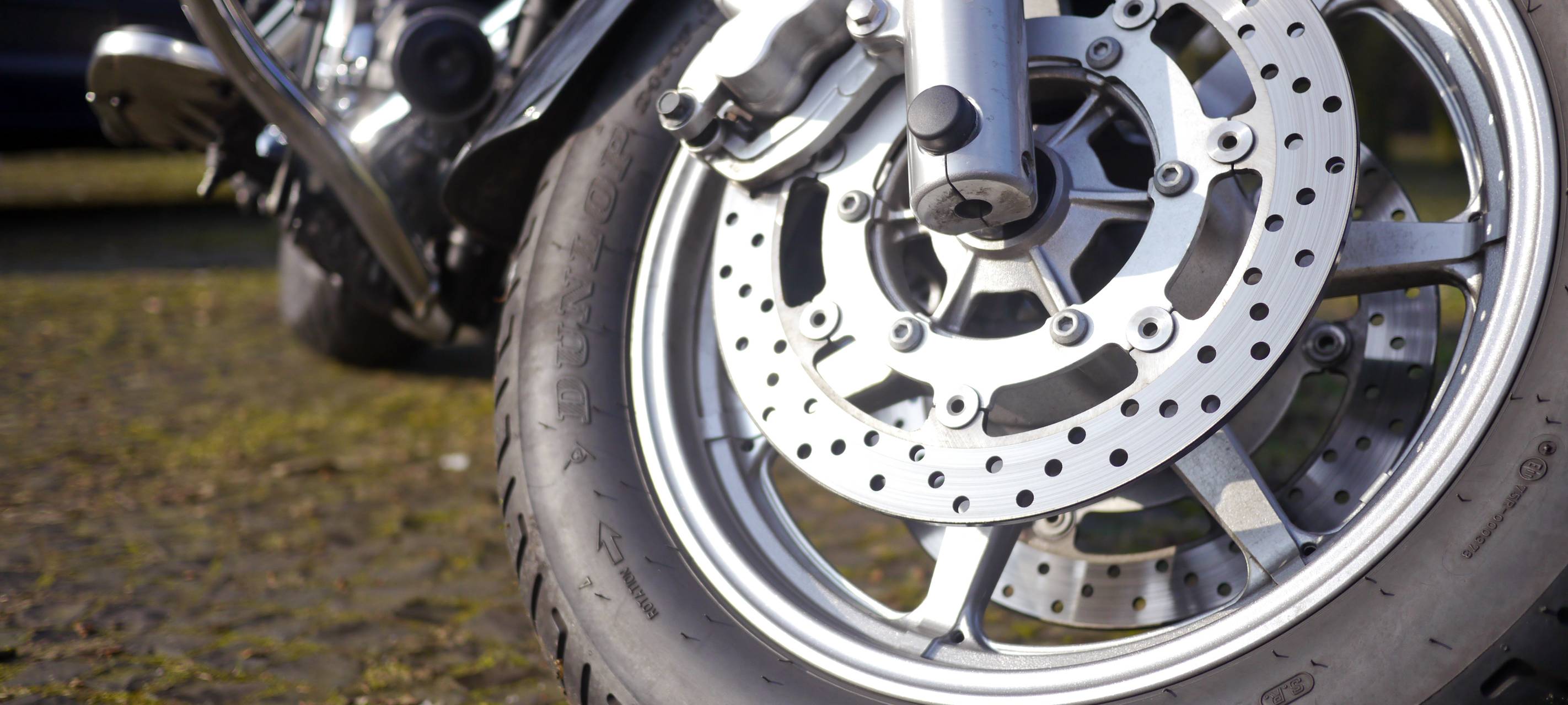 Gelsenkirchenerin verursacht Motorradunfall