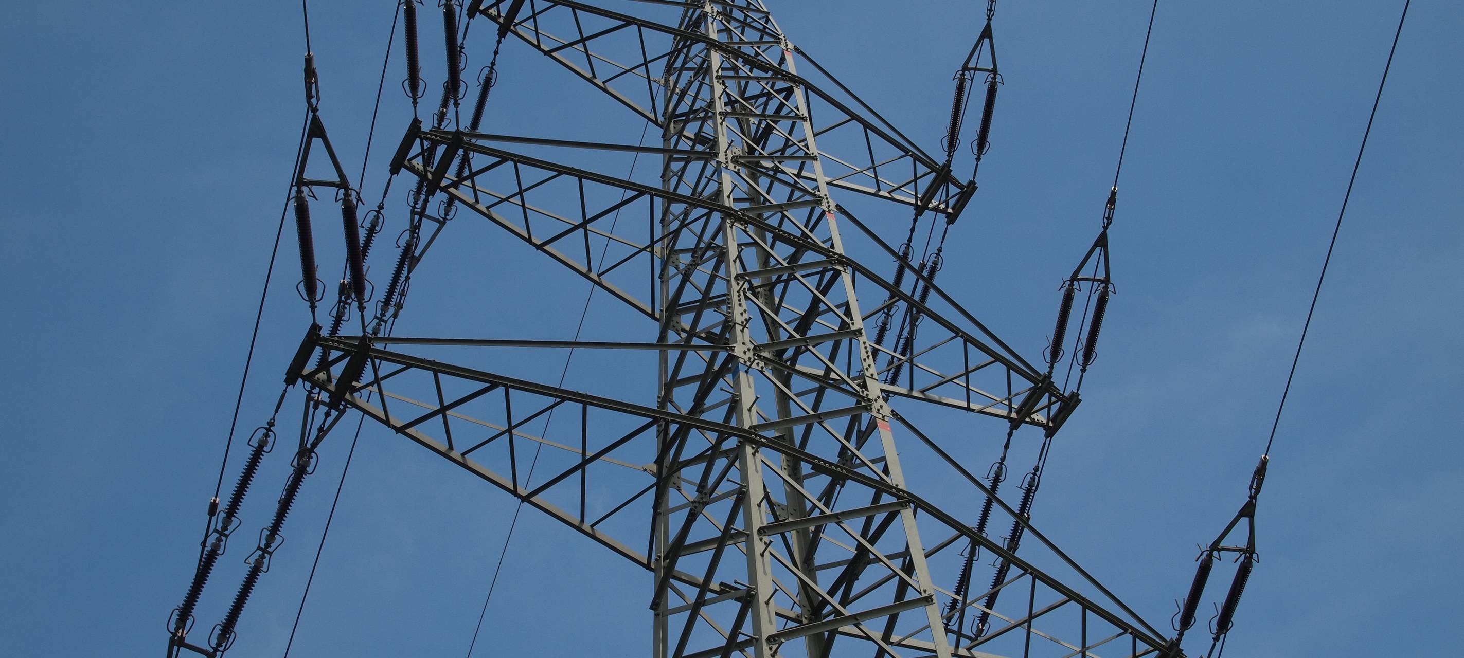 Hochspannungsleitungen: Kontrolle per Hubschrauber