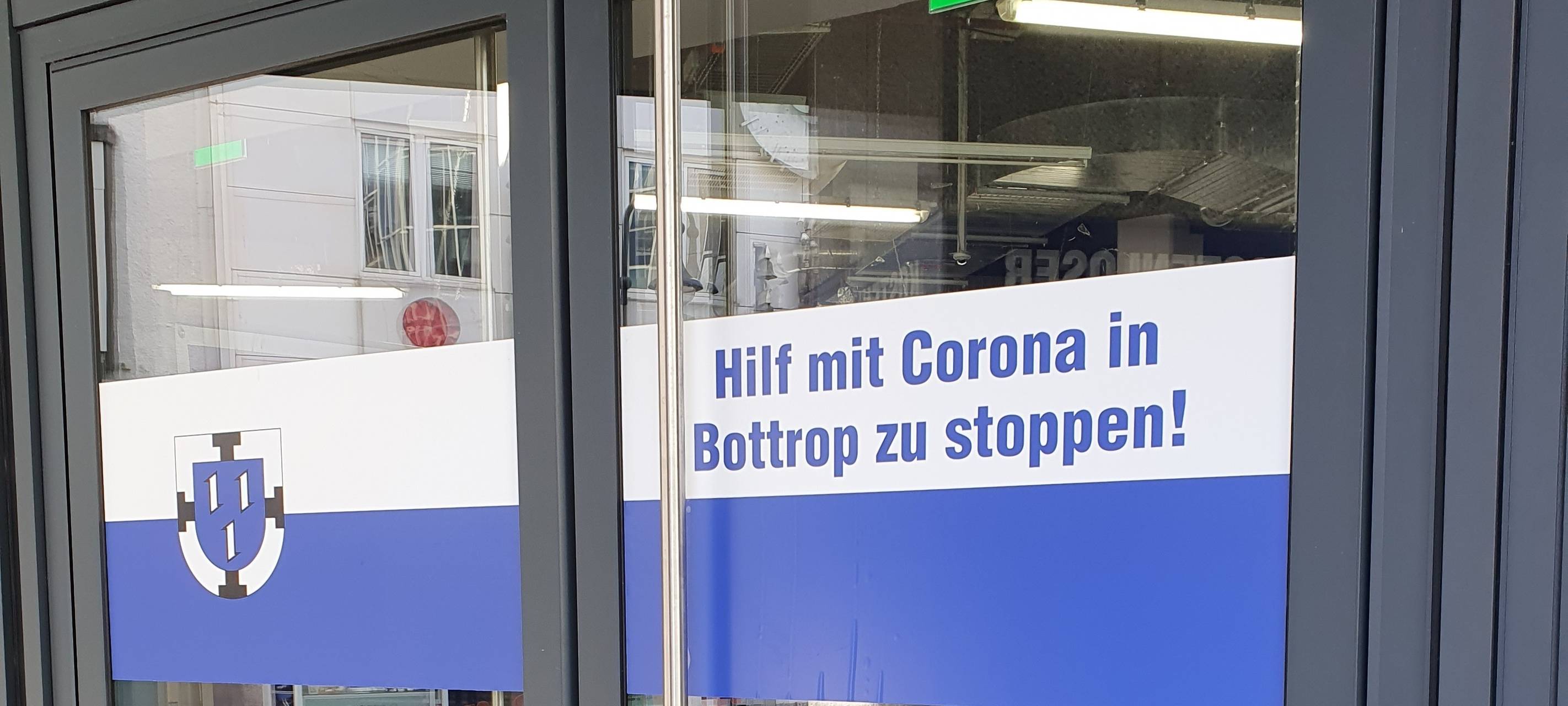 Eingangstür zum Corona-Testzentrum in den Bottroper Althoff-Arkaden