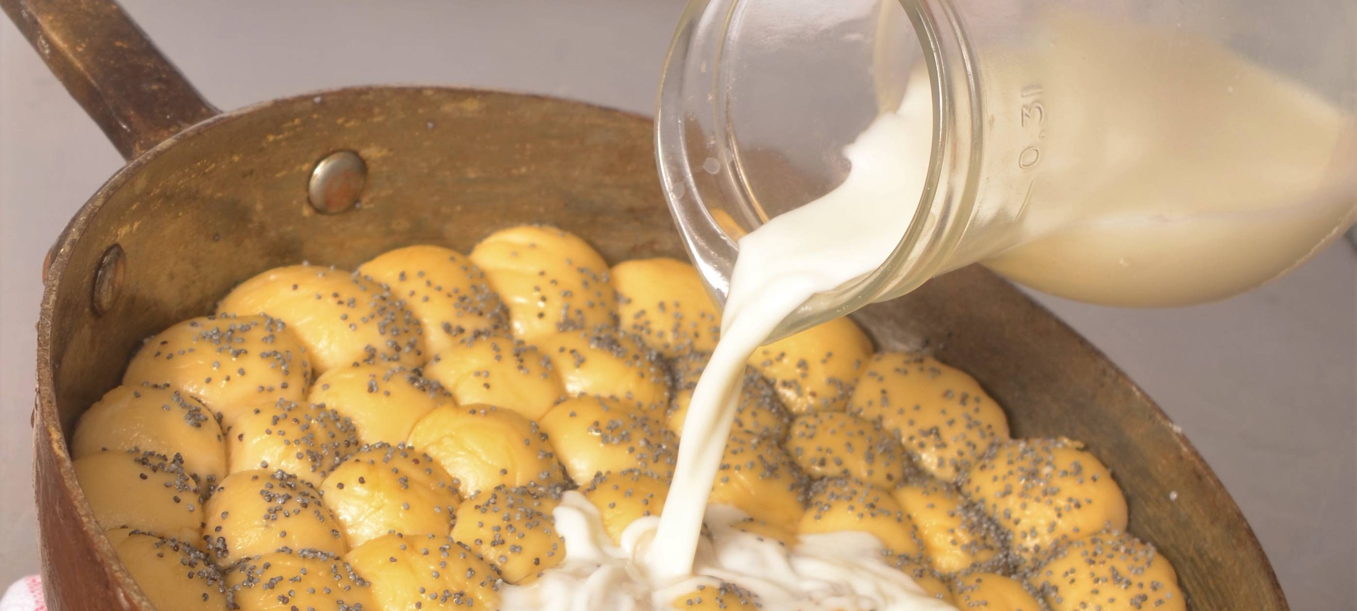 Mohnbuchteln mit Perlhuhn