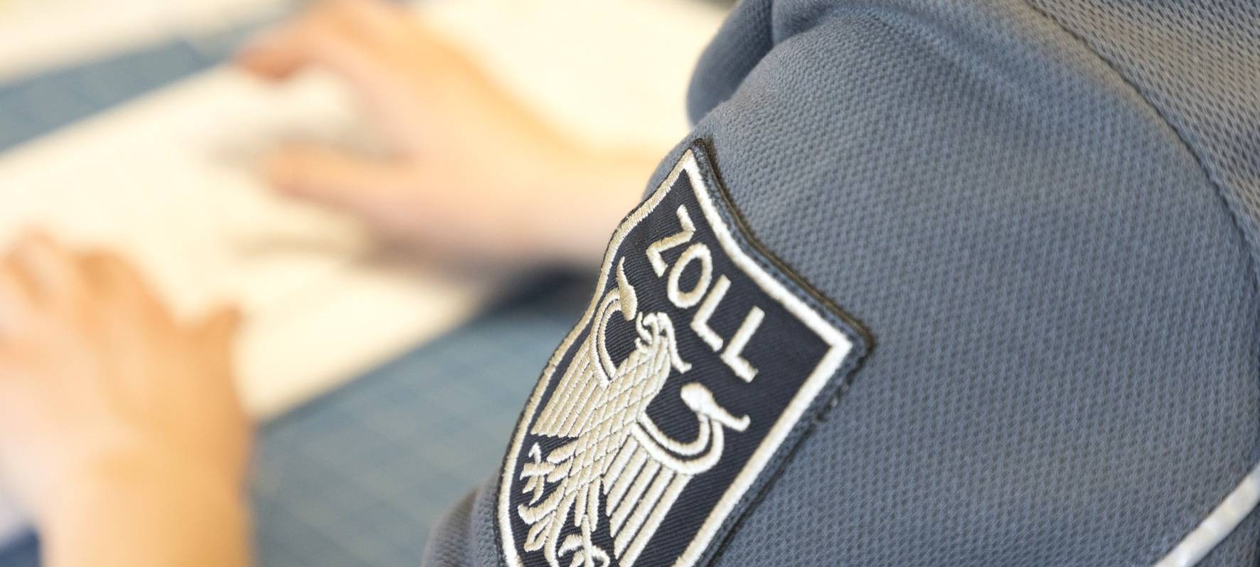 Die Uniform eines Zollfahnders