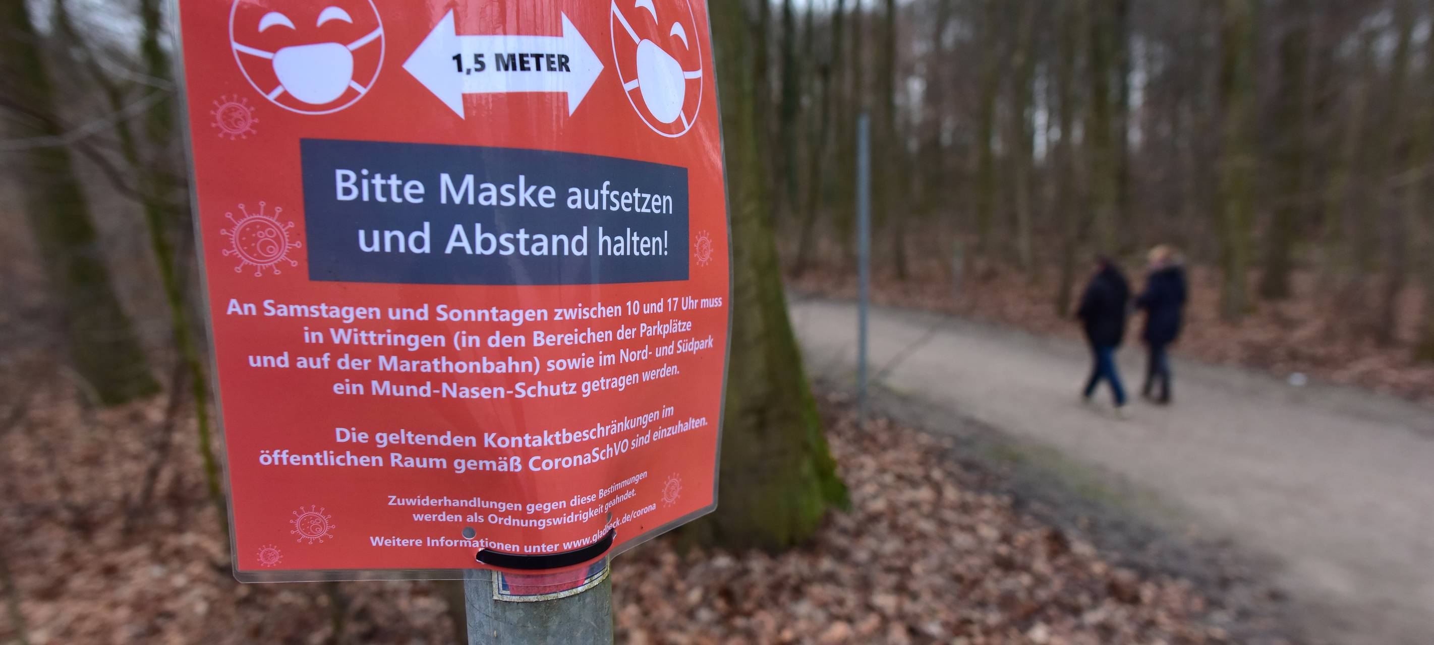 Hinweisschild zur Maskenpflicht in Wittringen