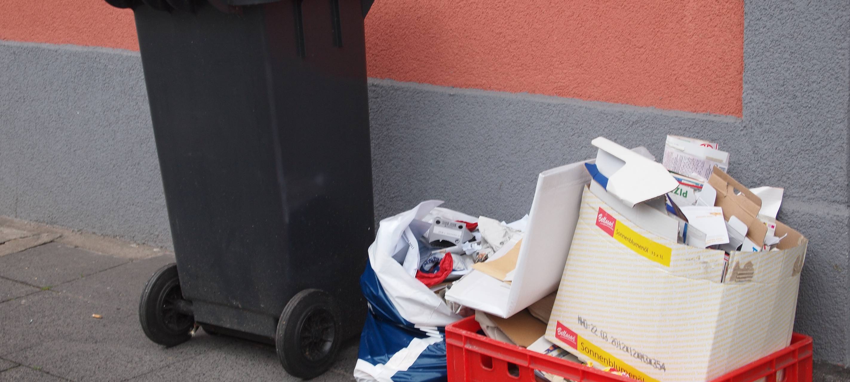 Best schränkt Service bei Pappe in Bottrop ein