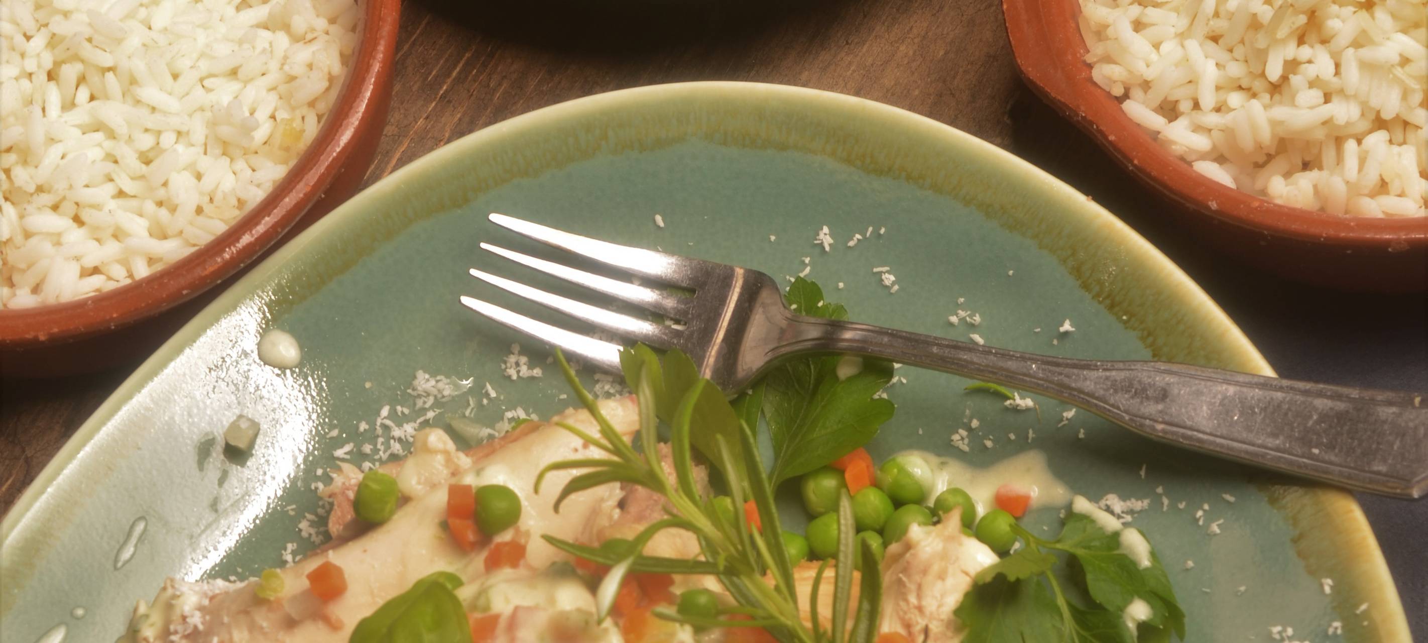 Frikassee vom Freilandhuhn mit Gemüse, Kokosmilch und Erdnussbutter