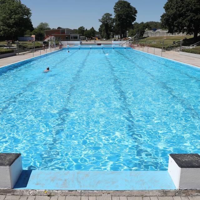 Das Schwimmbecken im Stenkhoffbad