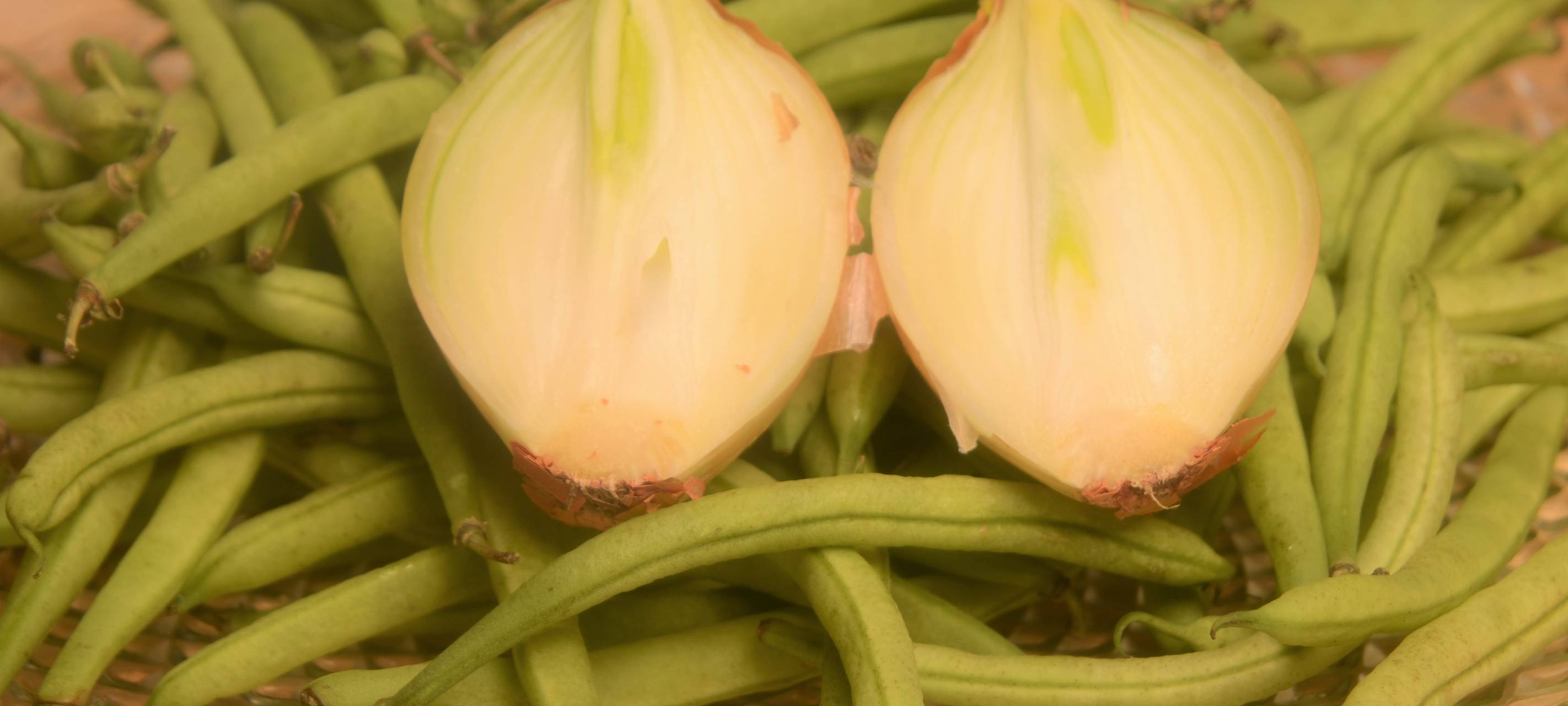 Lammkeule im Wiesenheu mit Kartoffelgratin & Frühlingsgemüse