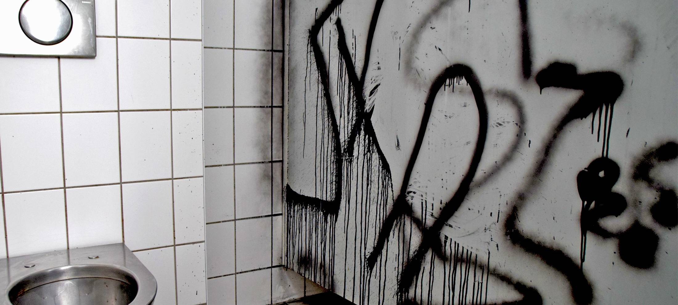 Beschmierte Toilettenanlagen im Bottroper Stadtgarten