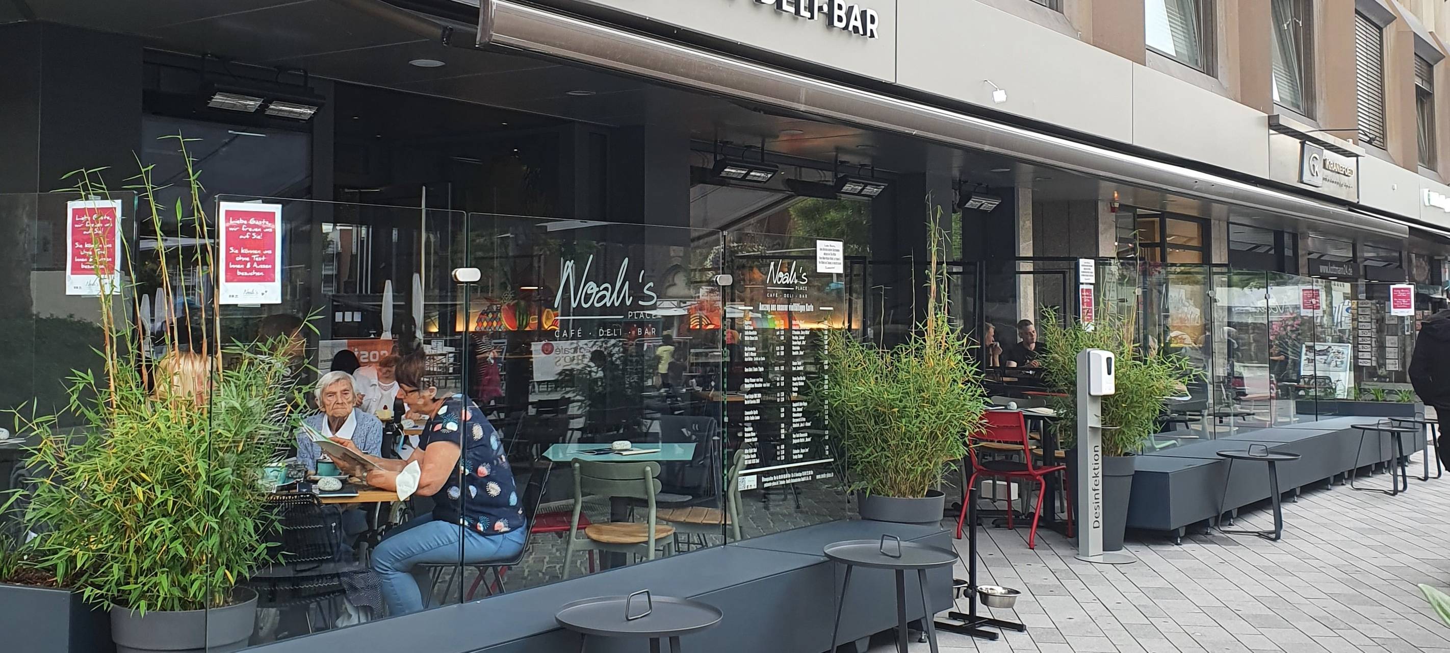 Die Außengastronomie von Noah's Place am Gelsenkirchener Neumarkt