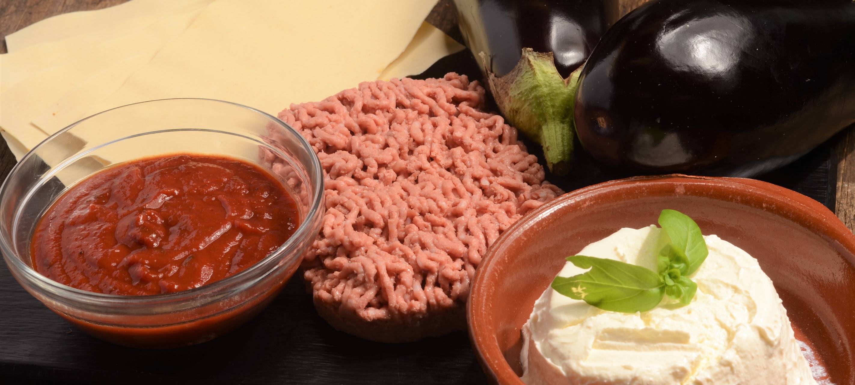 Auberginen-Ricotta-Lasagne mit veganer Hack-Bolognese-Füllung