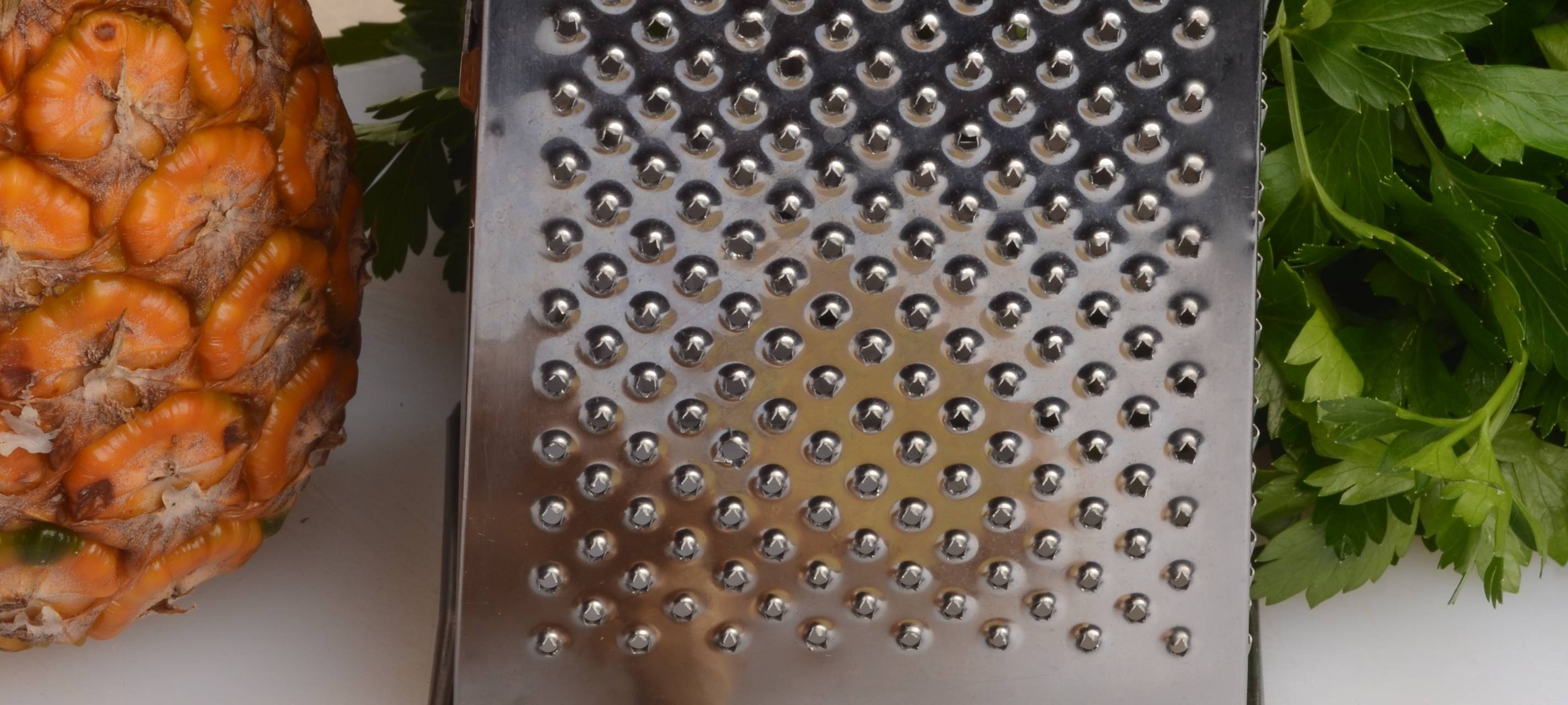 Hähnchenkeulen gefüllt mit Pflaumenmus auf Wok-Gemüse und Jasmin Duftreis