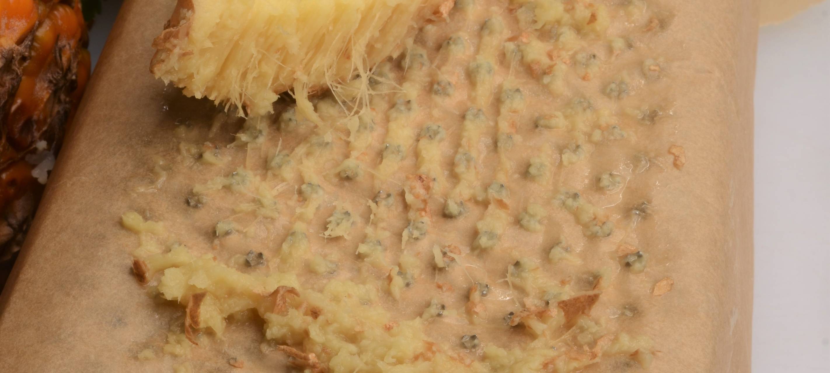 Hähnchenkeulen gefüllt mit Pflaumenmus auf Wok-Gemüse und Jasmin Duftreis