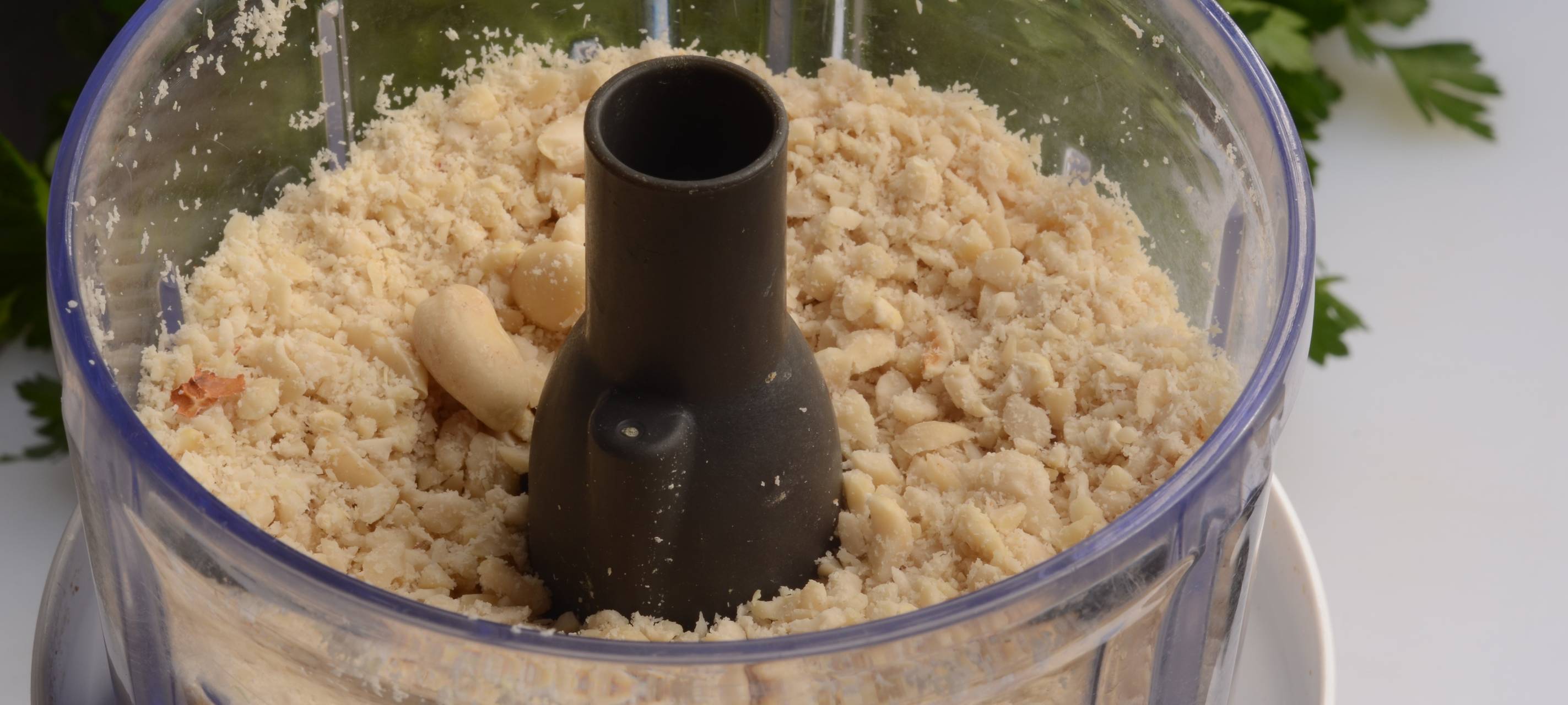 Hähnchenkeulen gefüllt mit Pflaumenmus auf Wok-Gemüse und Jasmin Duftreis