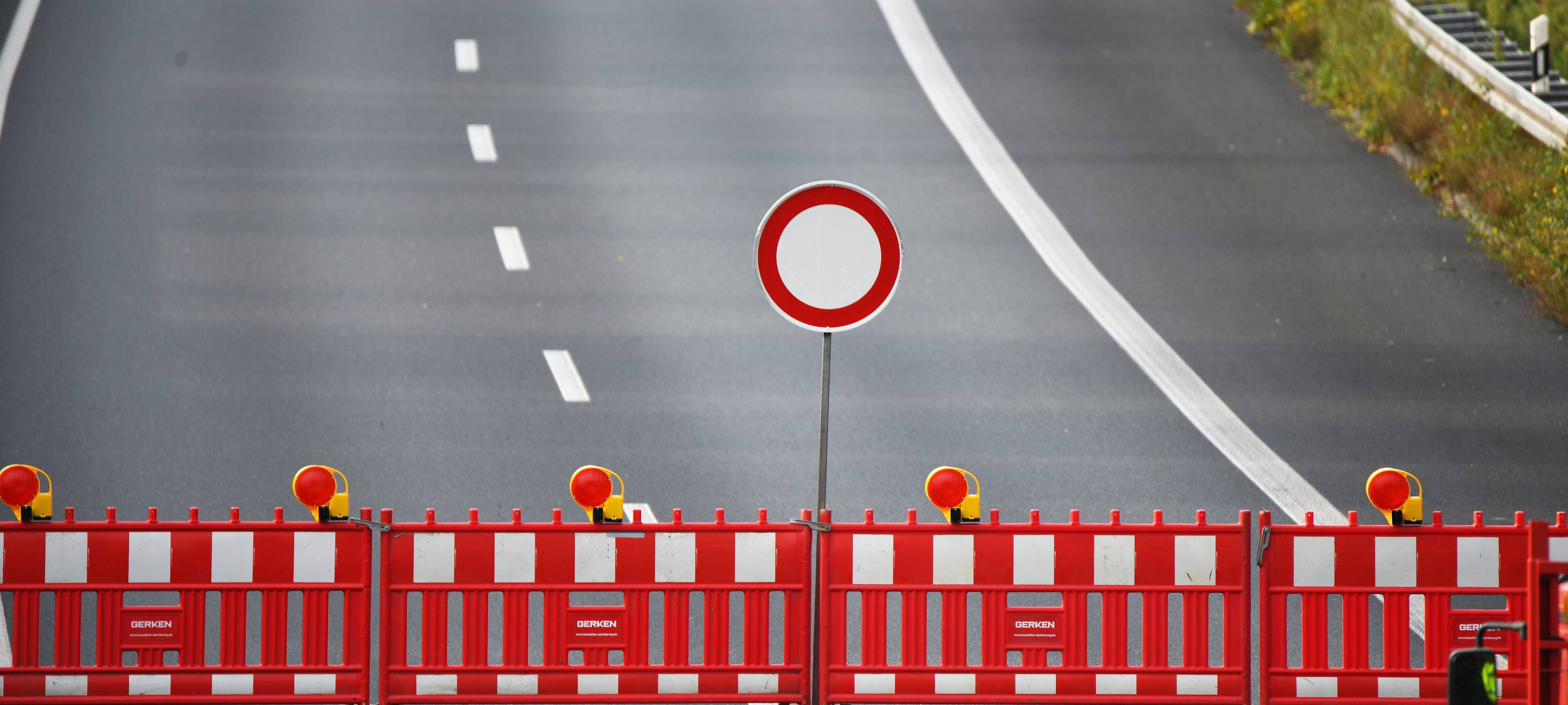 A40 bleibt nach Brand in Bochum weiter gesperrt